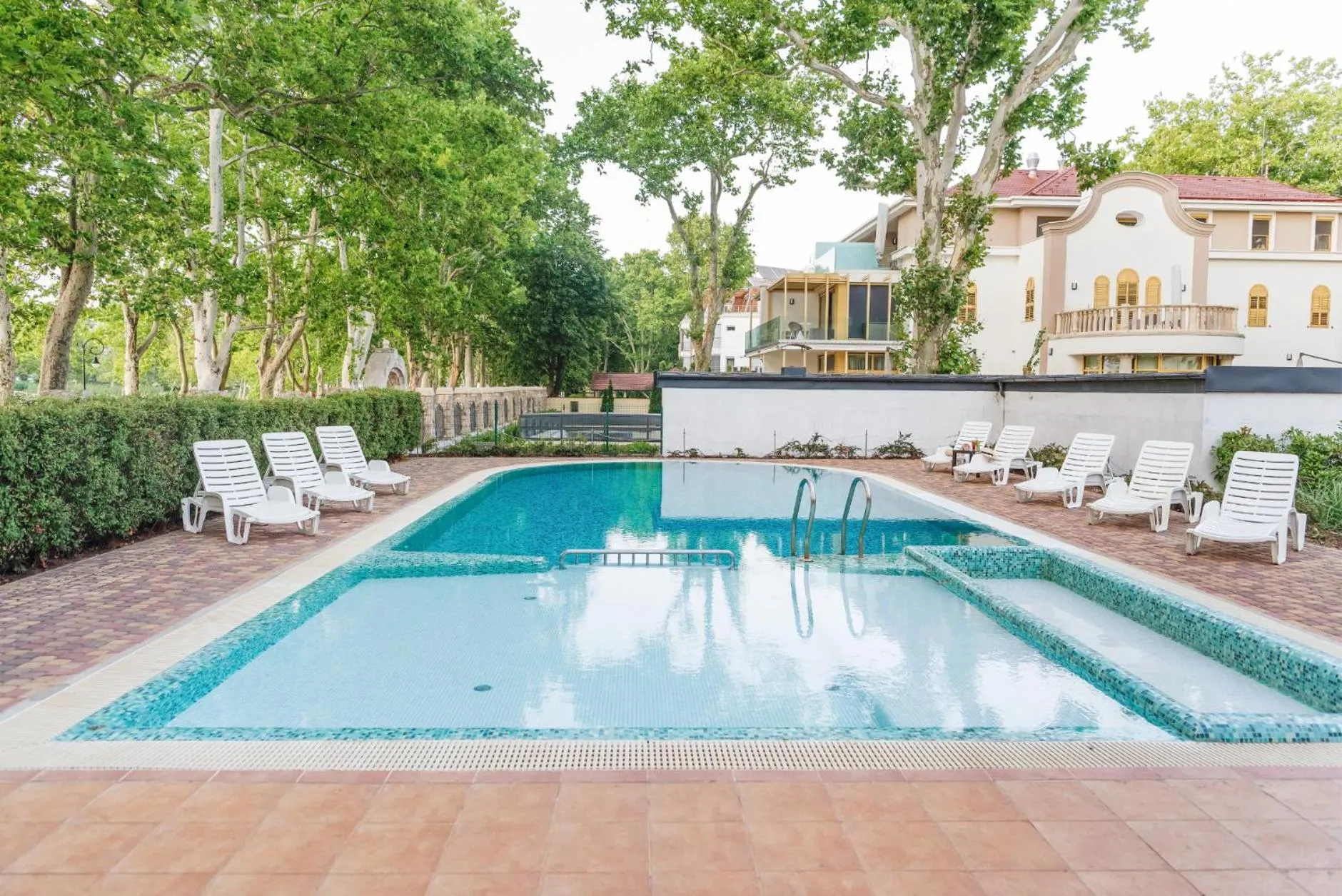 Swimming pool in Hotel Anna Villa