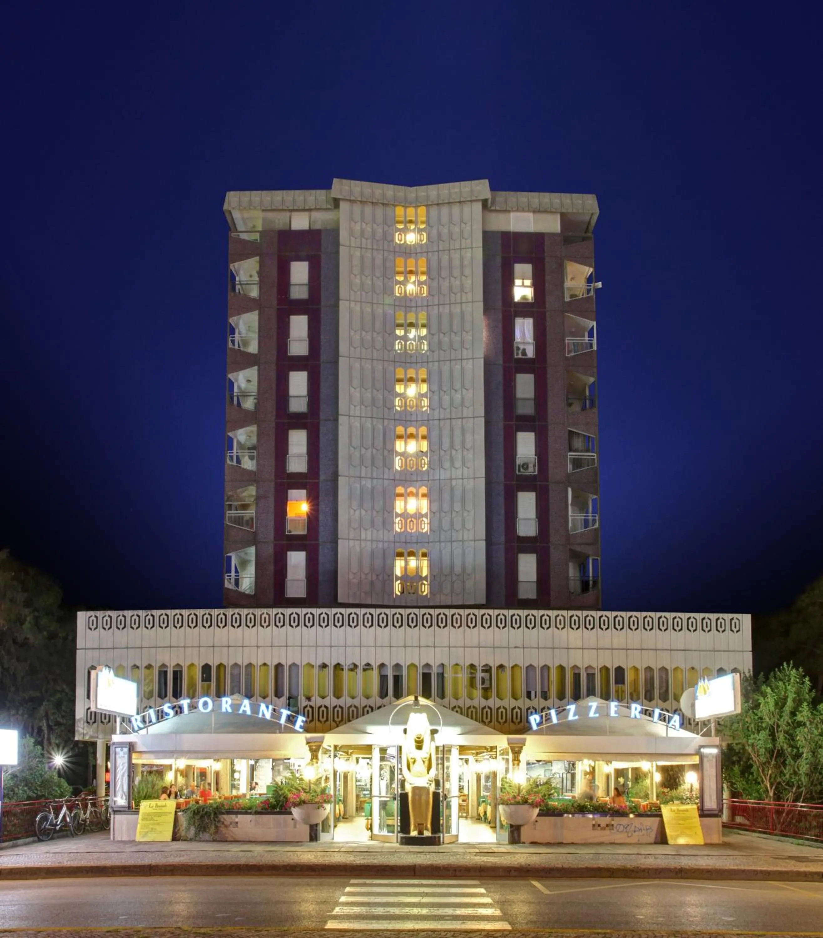 Facade/entrance in Hotel Regina