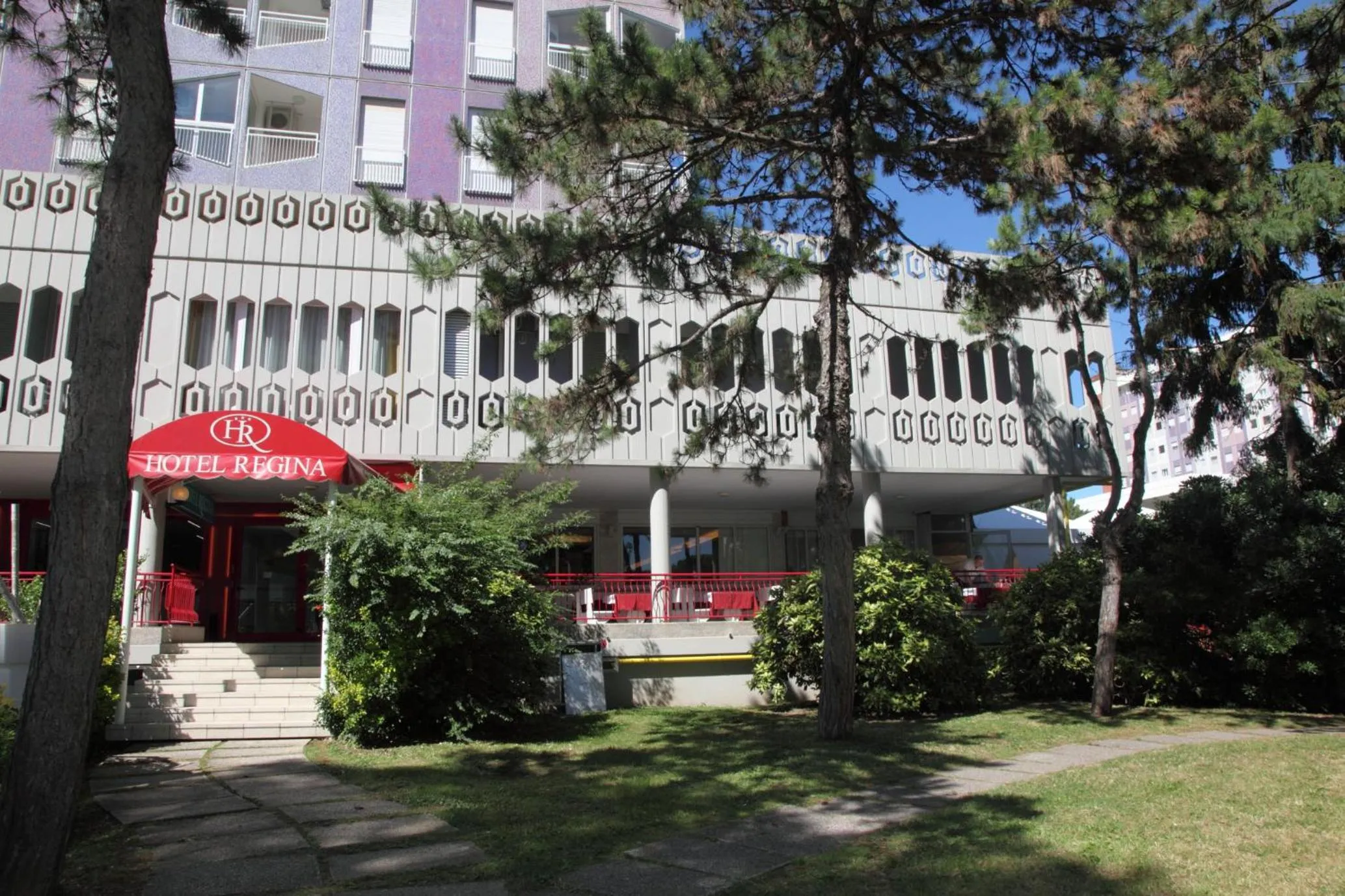 Facade/entrance in Hotel Regina