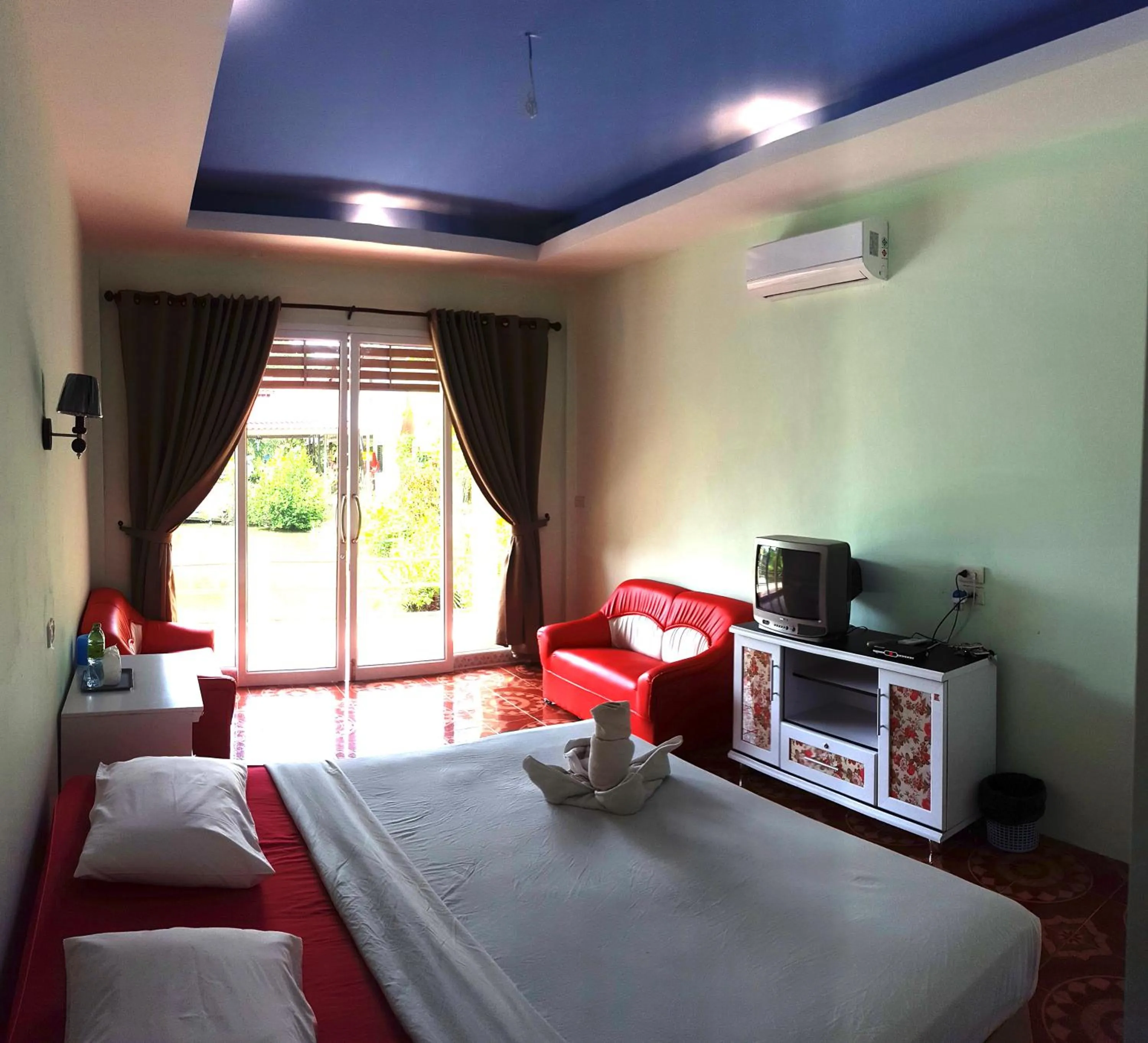 Photo of the whole room, Bed in Best House Resort