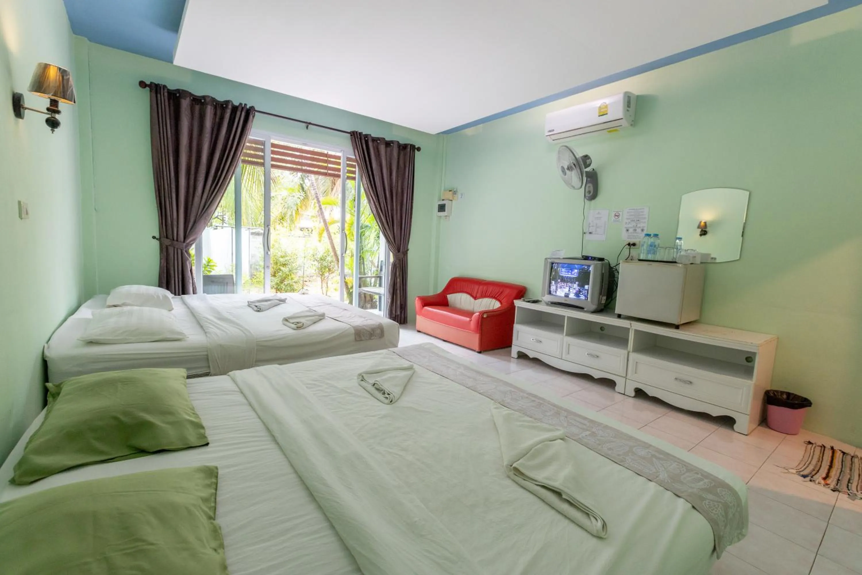 Photo of the whole room, Bed in Best House Resort