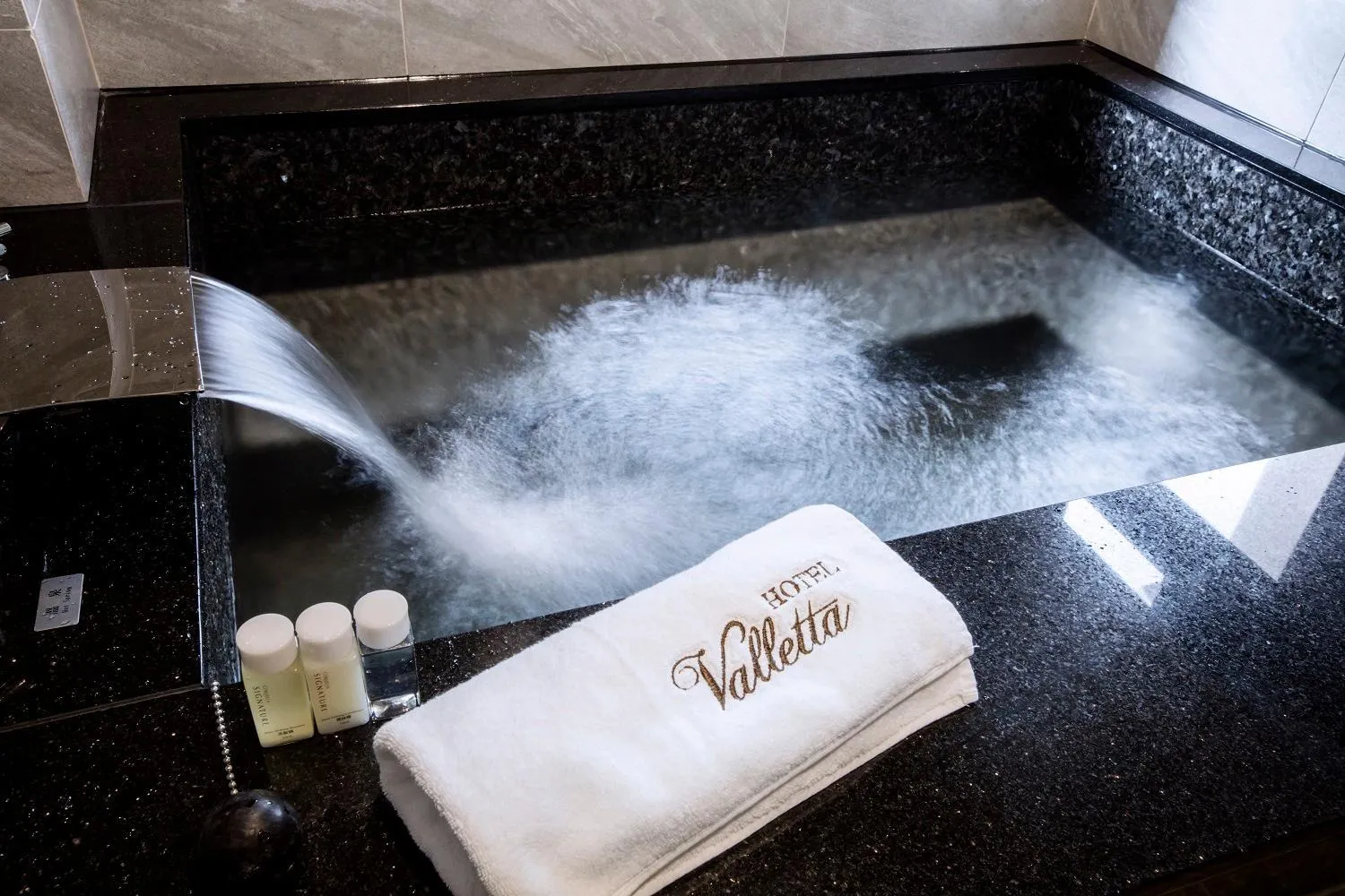 Hot Spring Bath in Hotel Valletta