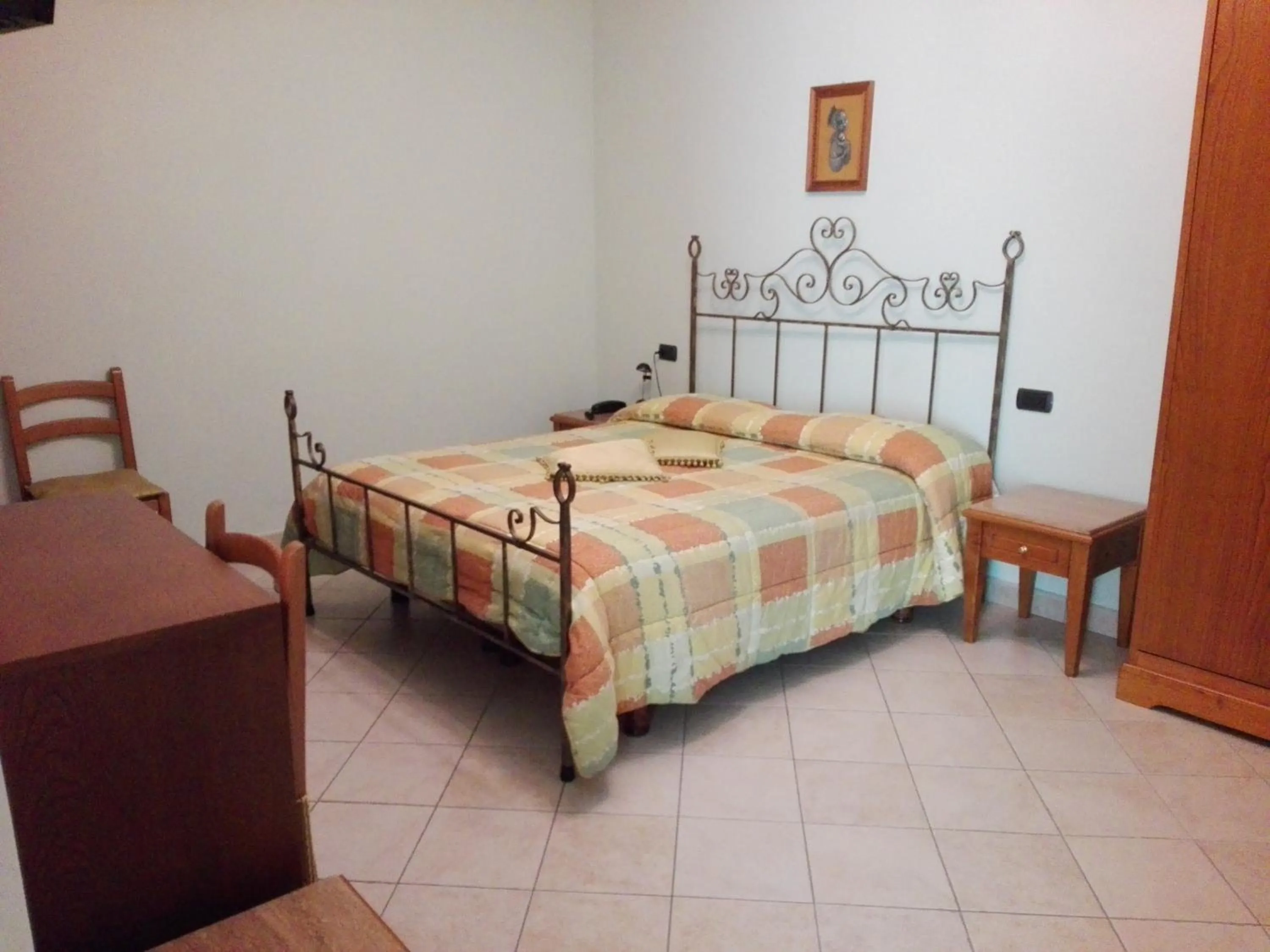 Photo of the whole room, Bed in Hotel Ponte San Vittorino