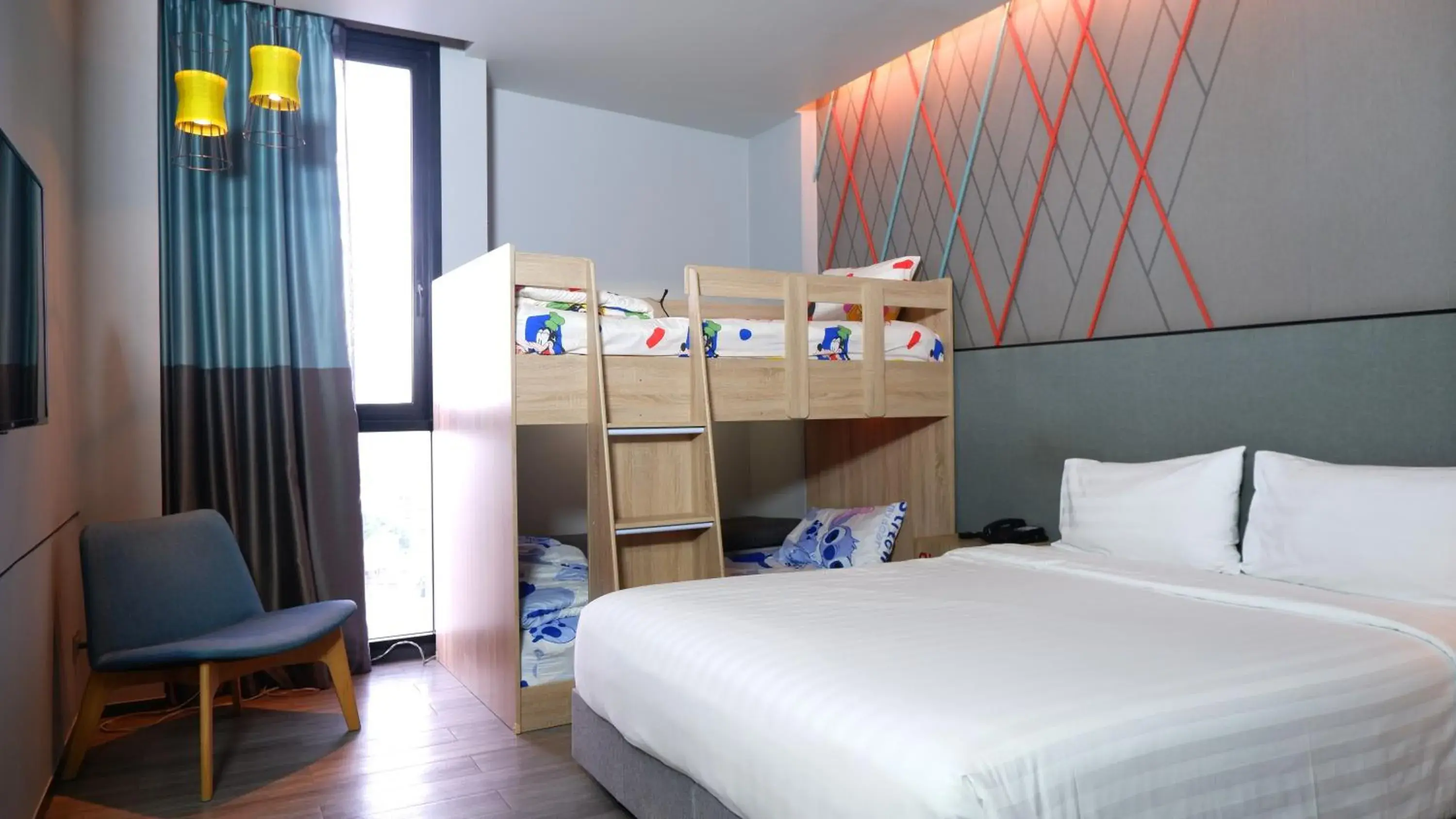 Family Room with One King Bed and One Bunk Bed in ibis Styles Bangkok Sukhumvit Phra Khanong Family Room with One King Bed and One Bunk Bed in ibis Styles Bangkok Sukhumvit Phra Khanong
