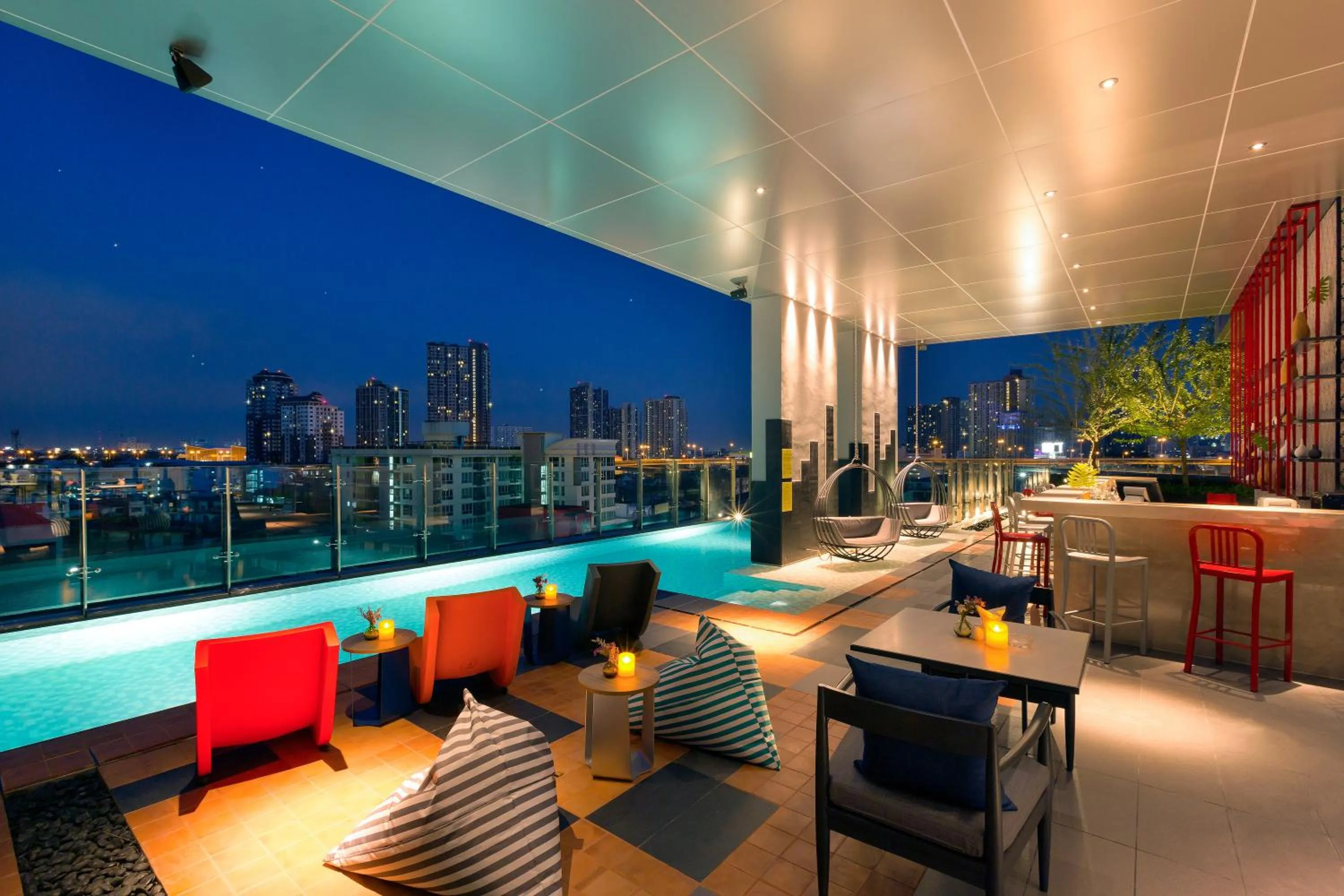 Lounge or bar in ibis Styles Bangkok Sukhumvit Phra Khanong