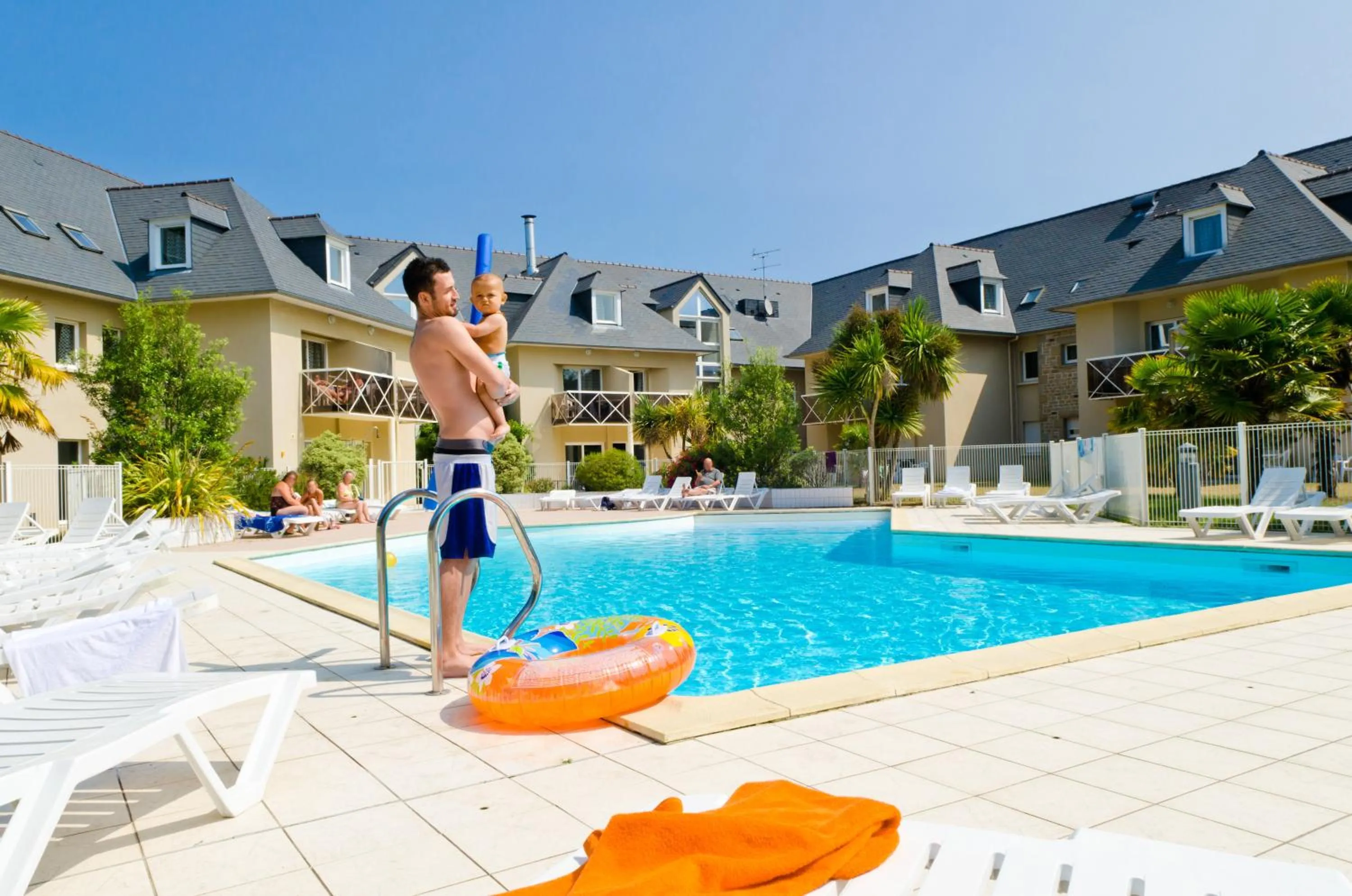 Swimming pool in Résidence Goélia Kermaël