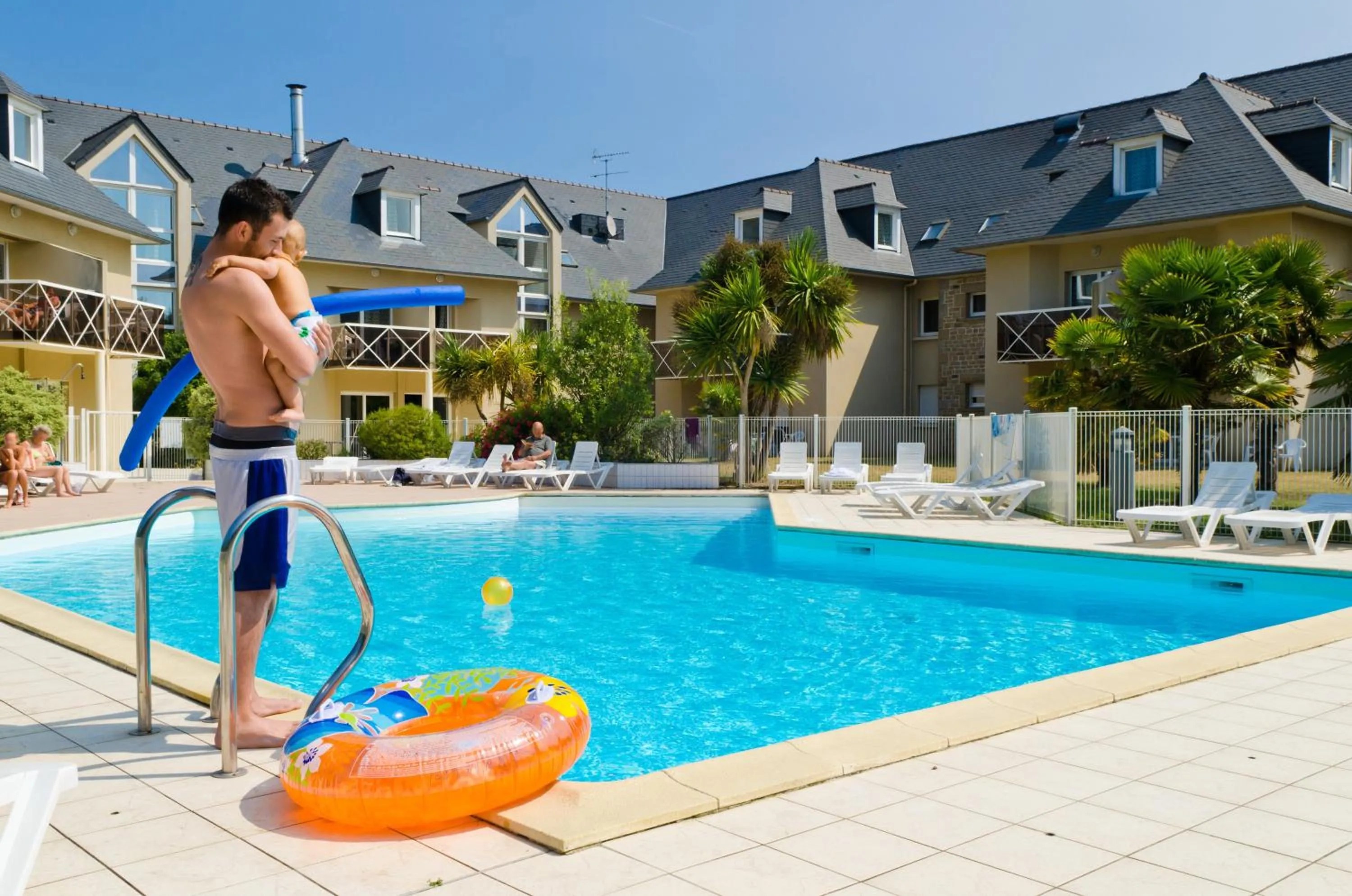 Swimming pool in Résidence Goélia Kermaël