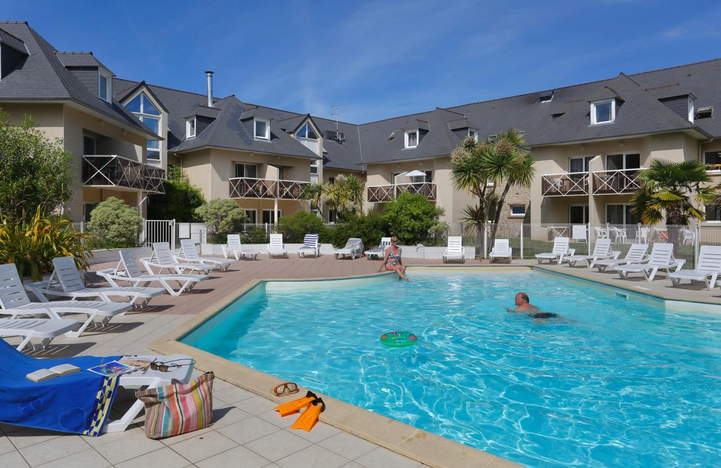 Swimming pool in Résidence Goélia Kermaël