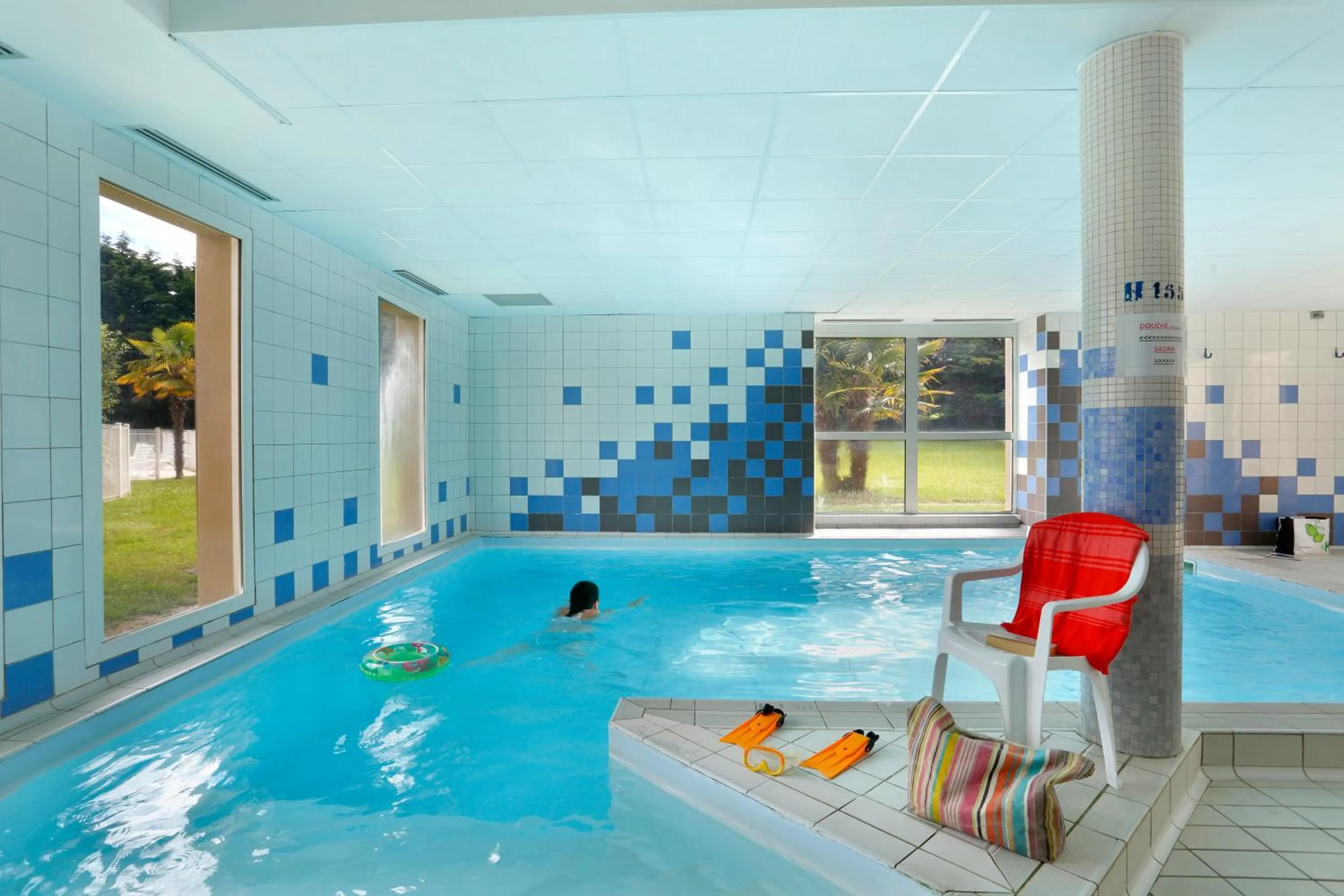 Swimming pool in Résidence Goélia Kermaël