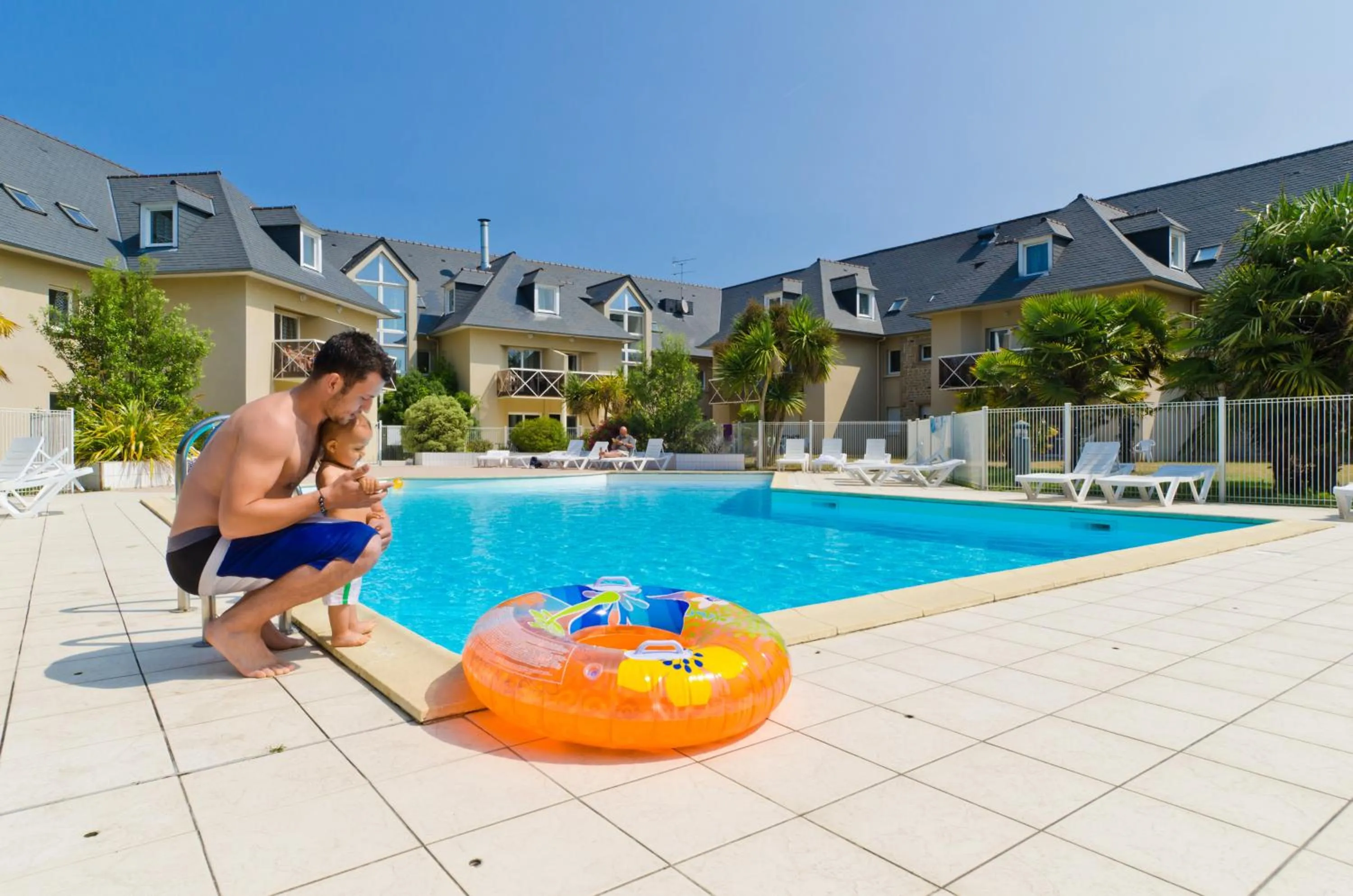 Swimming pool in Résidence Goélia Kermaël
