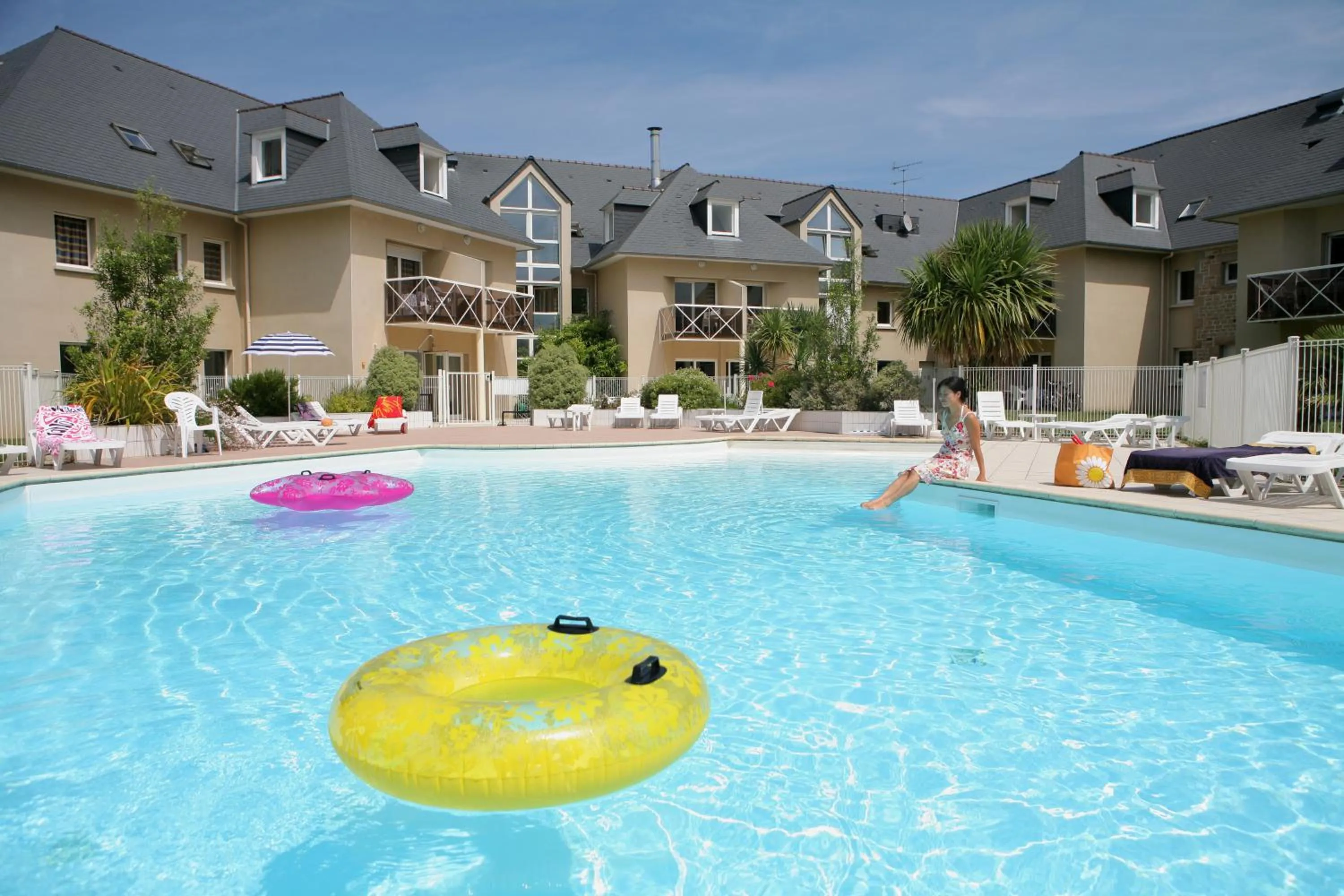 Swimming pool in Résidence Goélia Kermaël