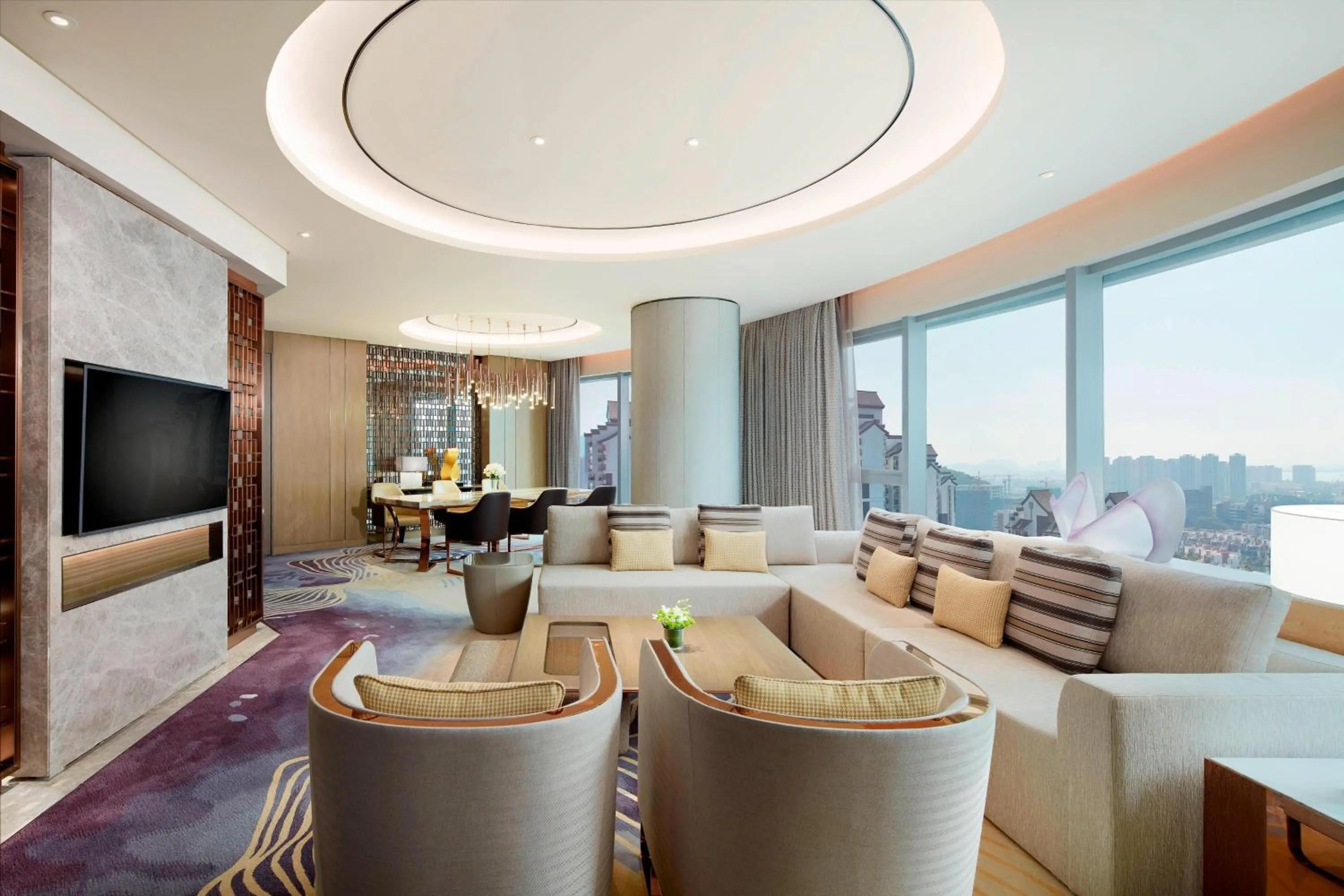 Living room in Sheraton Guangzhou Nansha Hotel