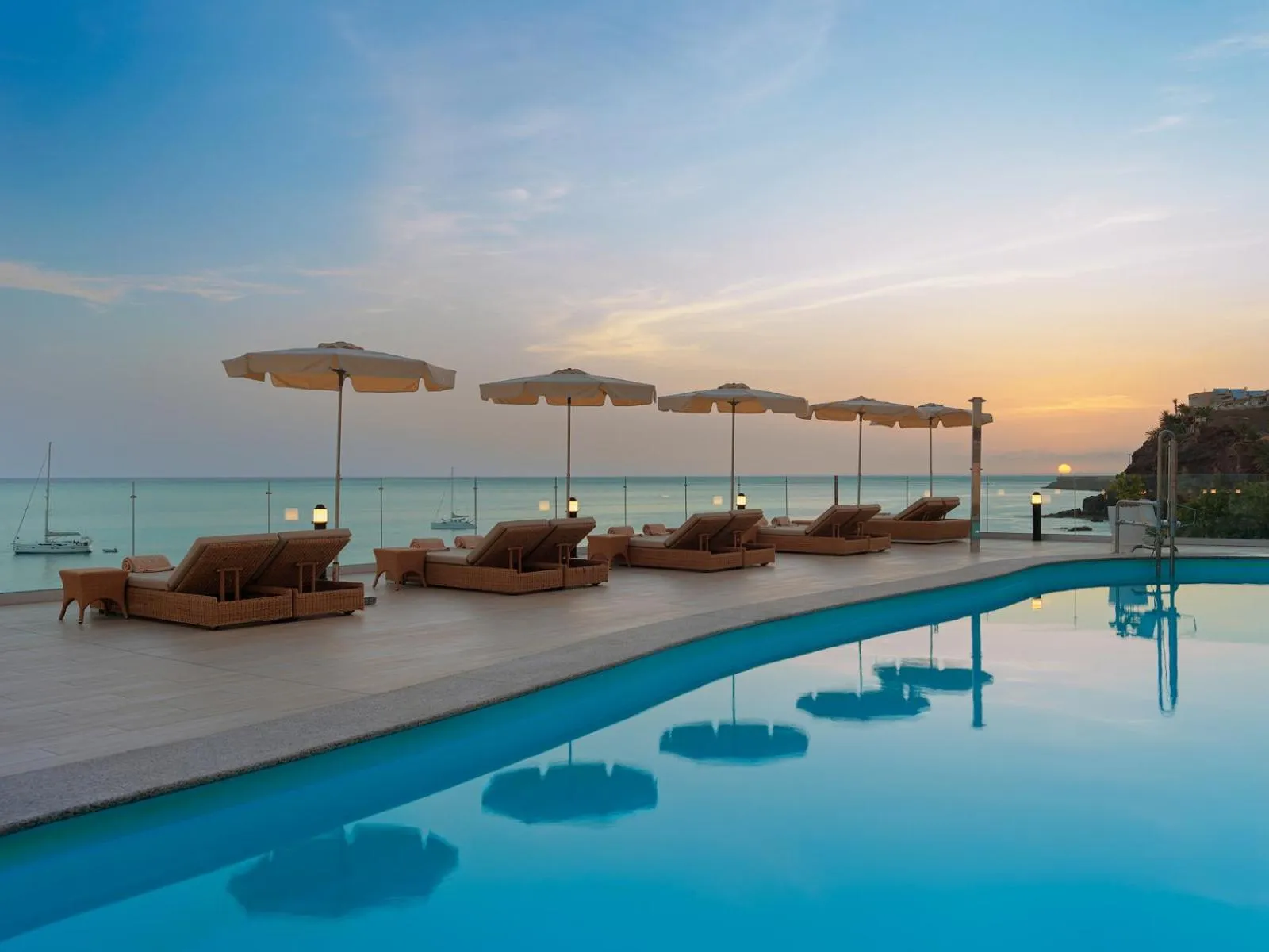 Pool view in XQ El Palacete