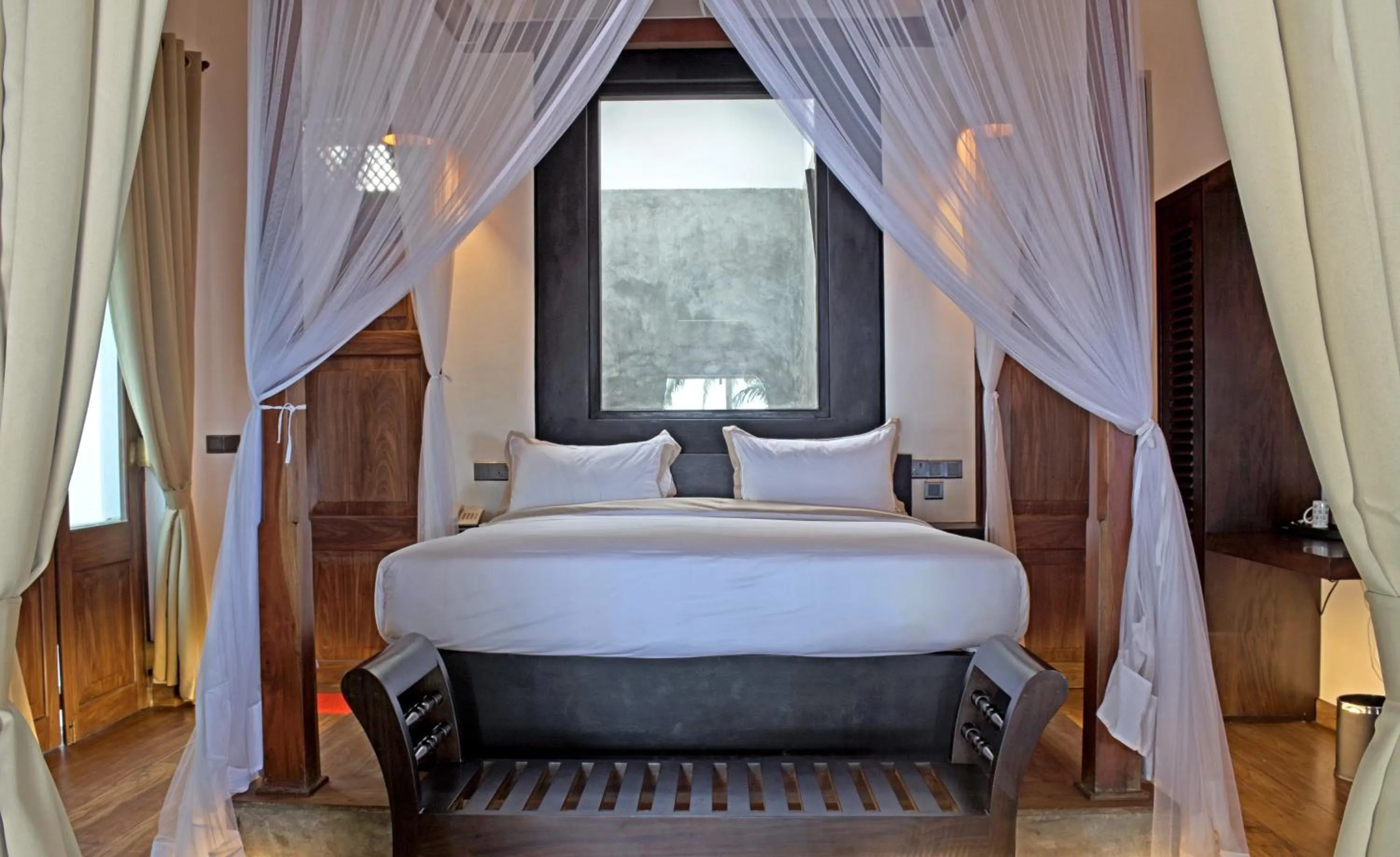 Bedroom, Bed in Era Beach