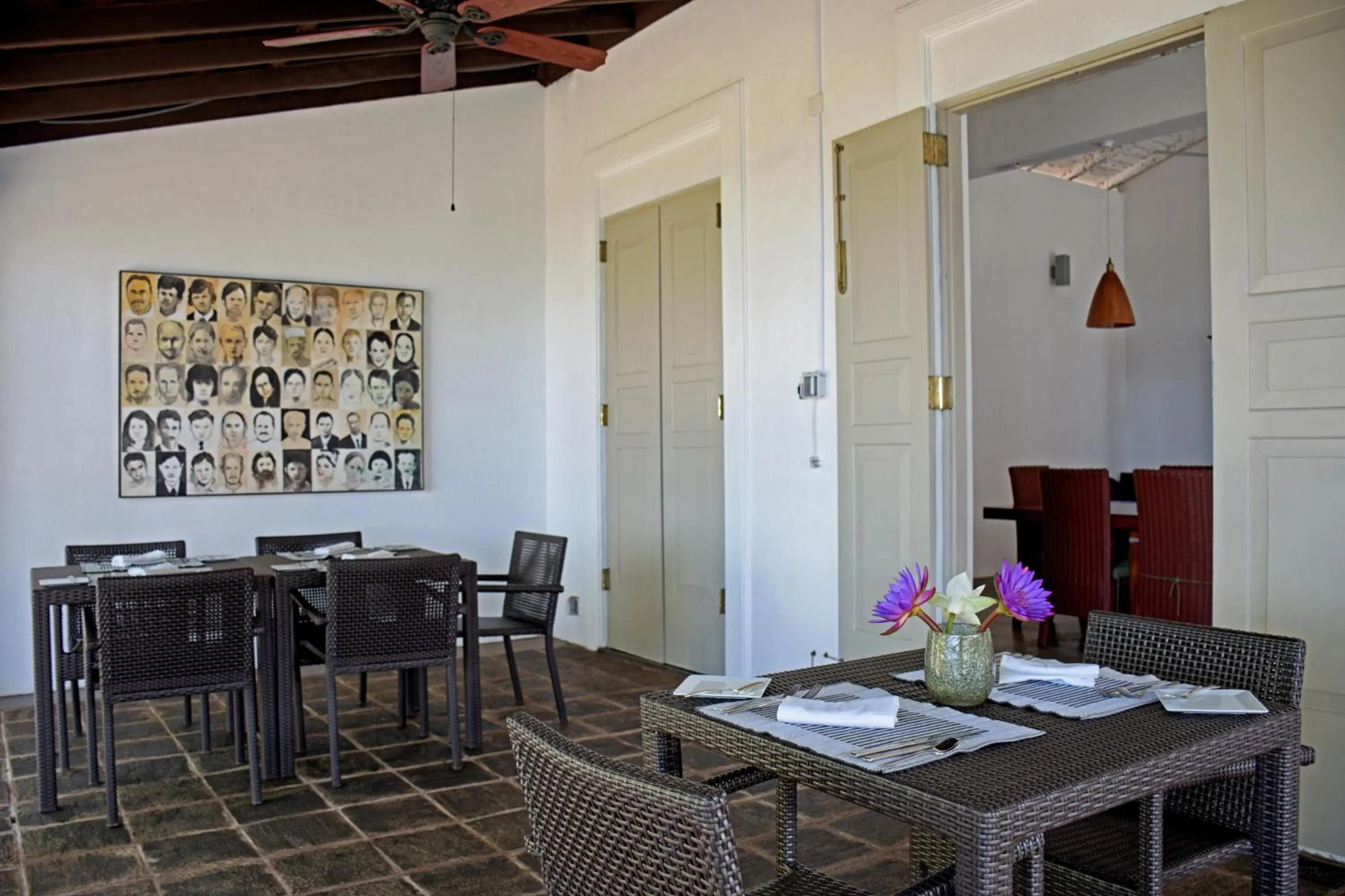 Dining area in Era Beach