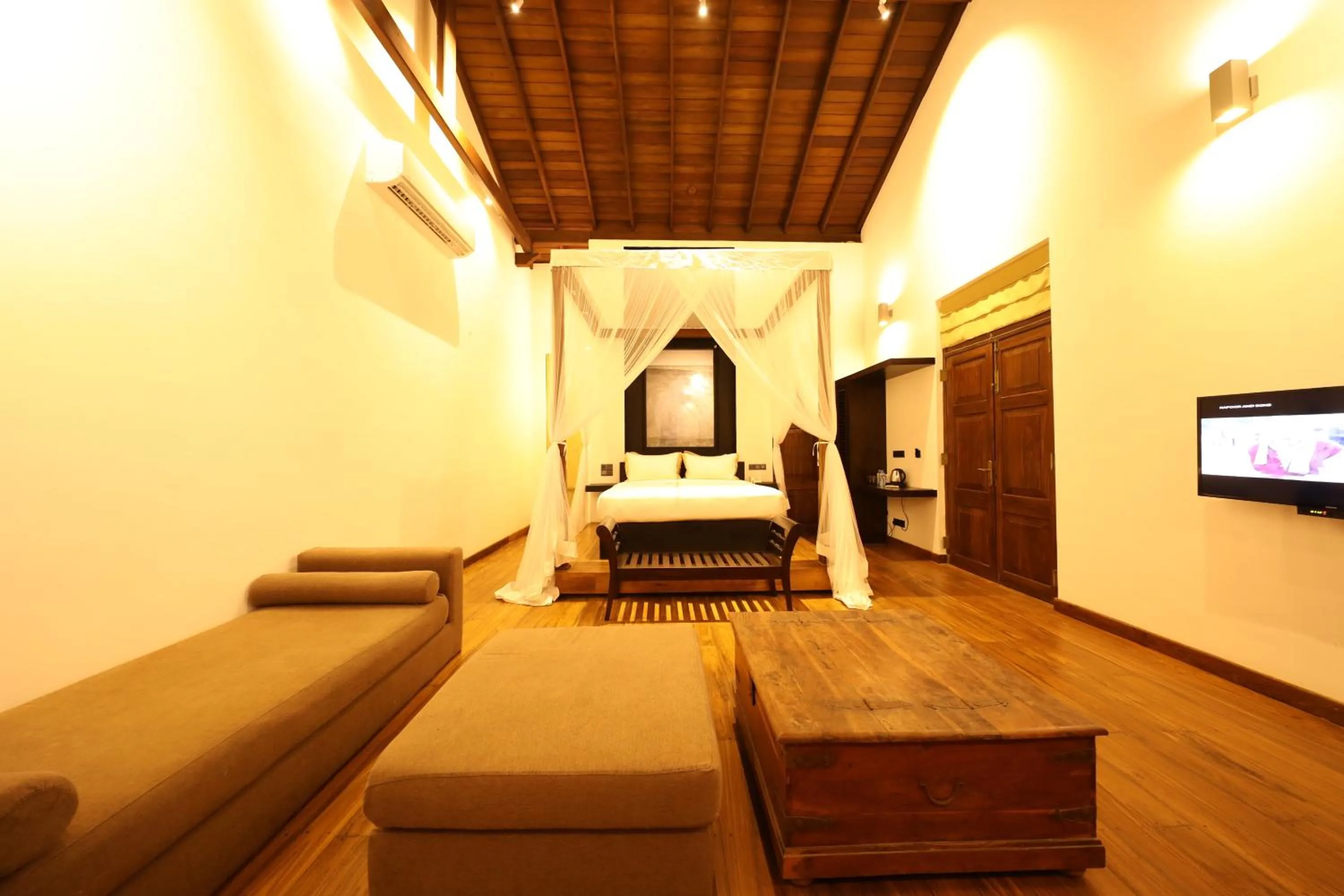 Bedroom, Bed in Era Beach