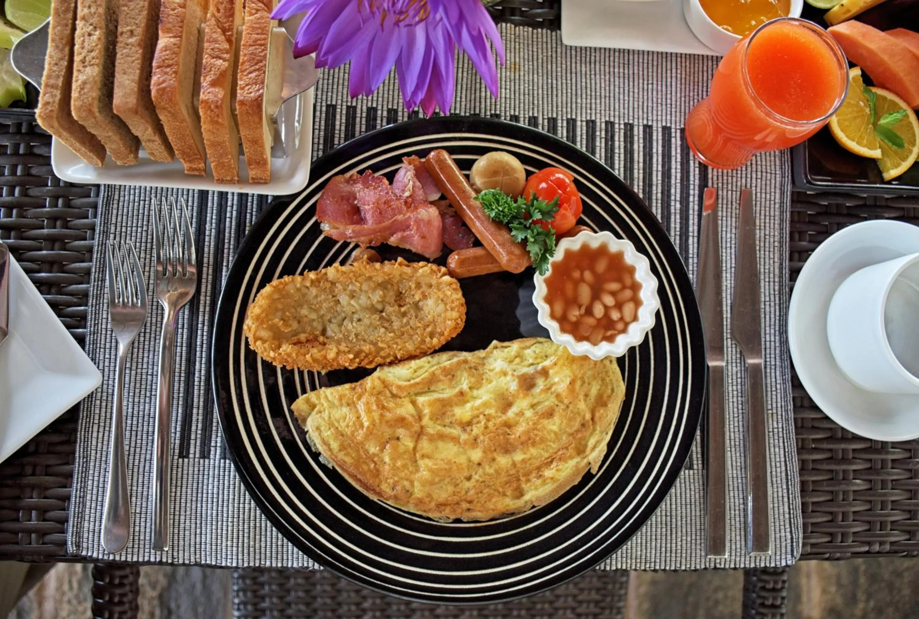 Breakfast in Era Beach