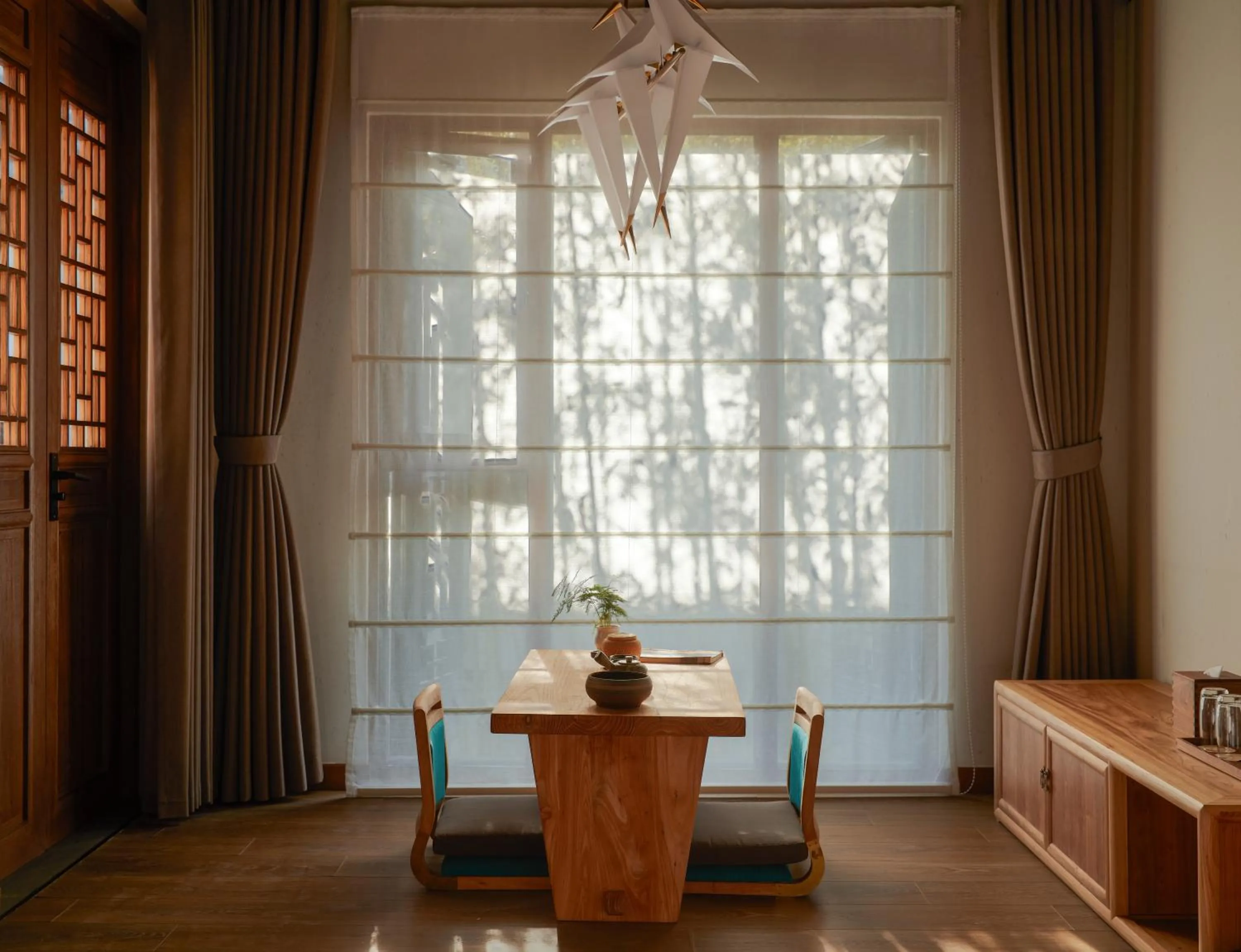 Seating area in Uin Oriental Hotel