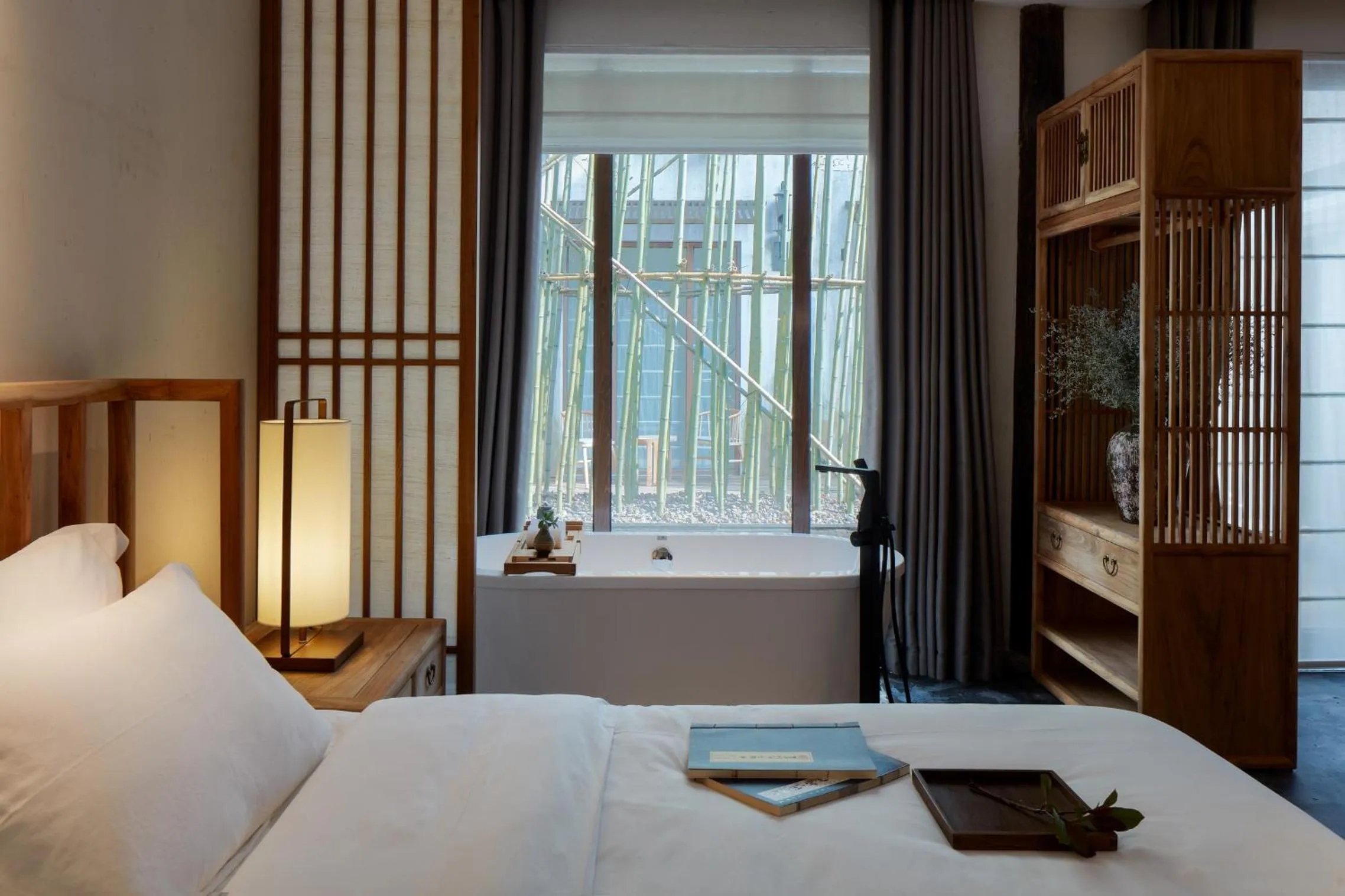 Bed in Uin Oriental Hotel