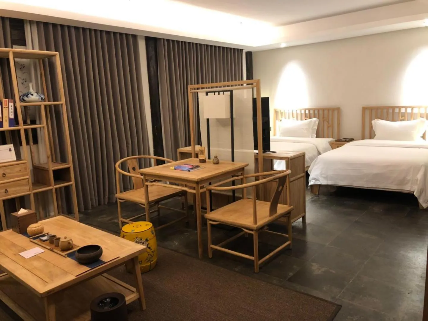 Photo of the whole room, Bed in Uin Oriental Hotel