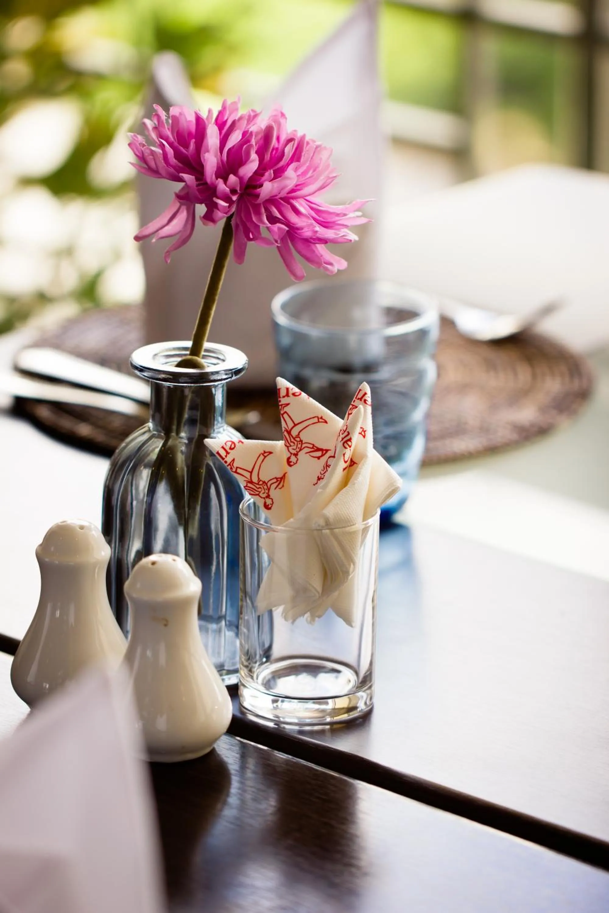 Restaurant/places to eat in I Residence Hotel Sathorn