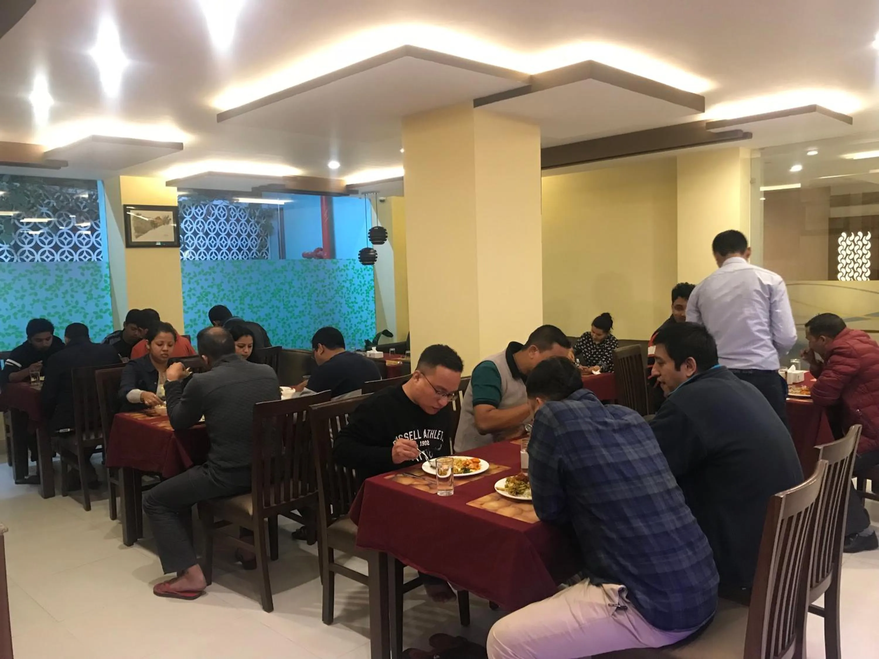 Restaurant/places to eat in Kaveri Inn