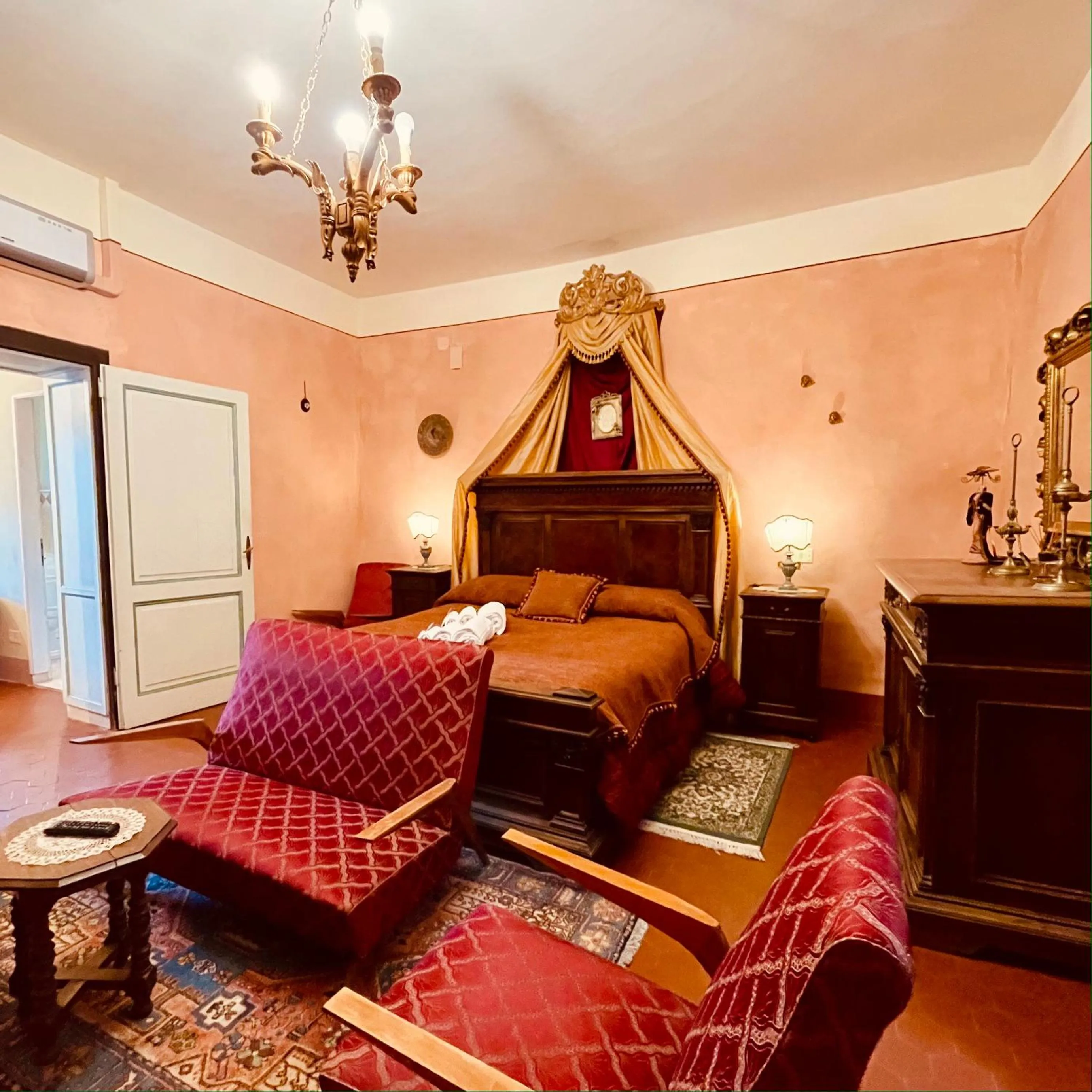 Photo of the whole room, Bed in Palazzo Barbini Dimora Storica