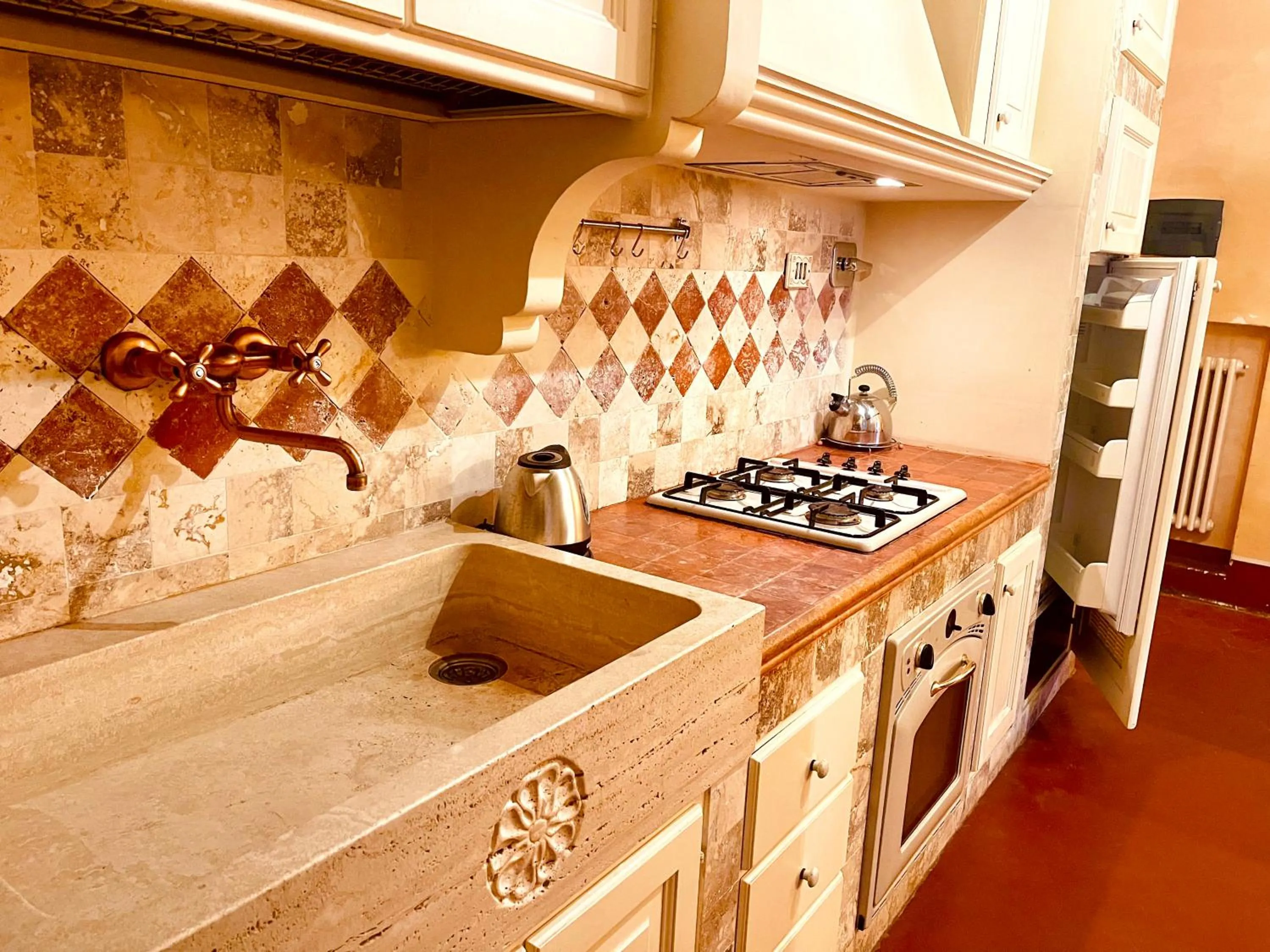 Kitchen or kitchenette in Palazzo Barbini Dimora Storica