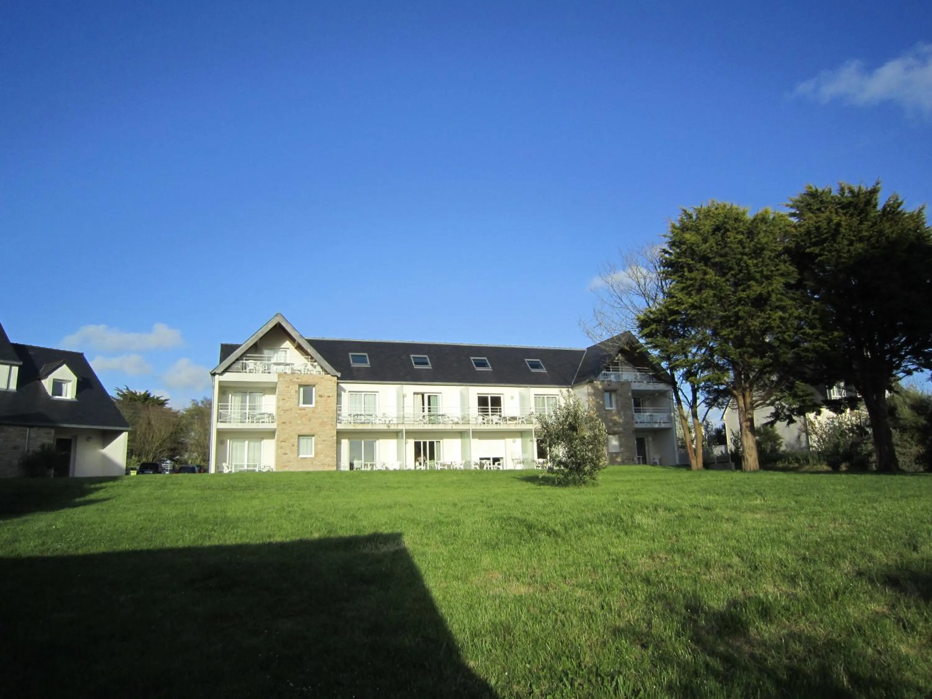 Facade/entrance in Résidence Néméa Iroise Armorique