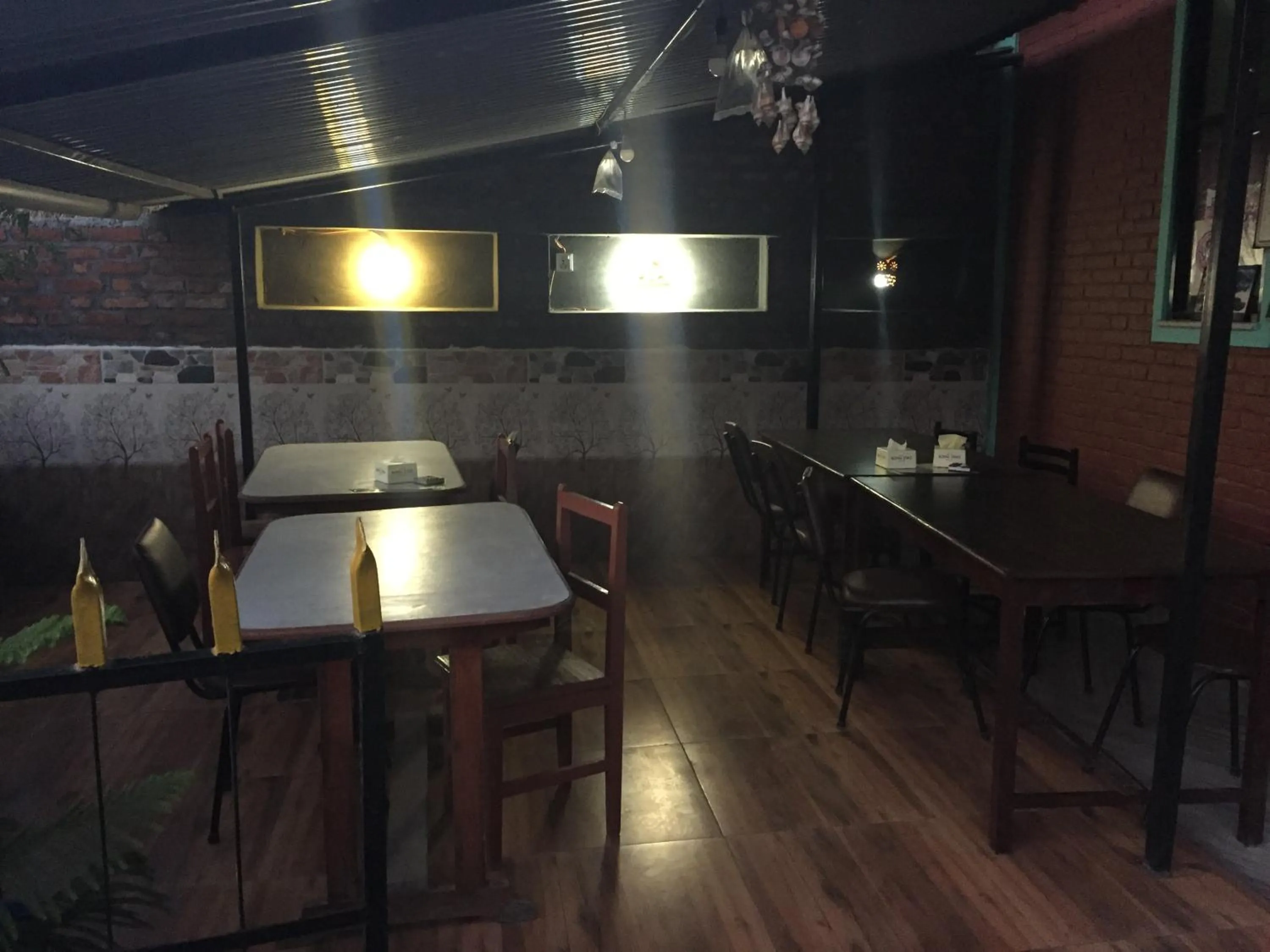 Restaurant/places to eat in Harry Guest House & Restaurant