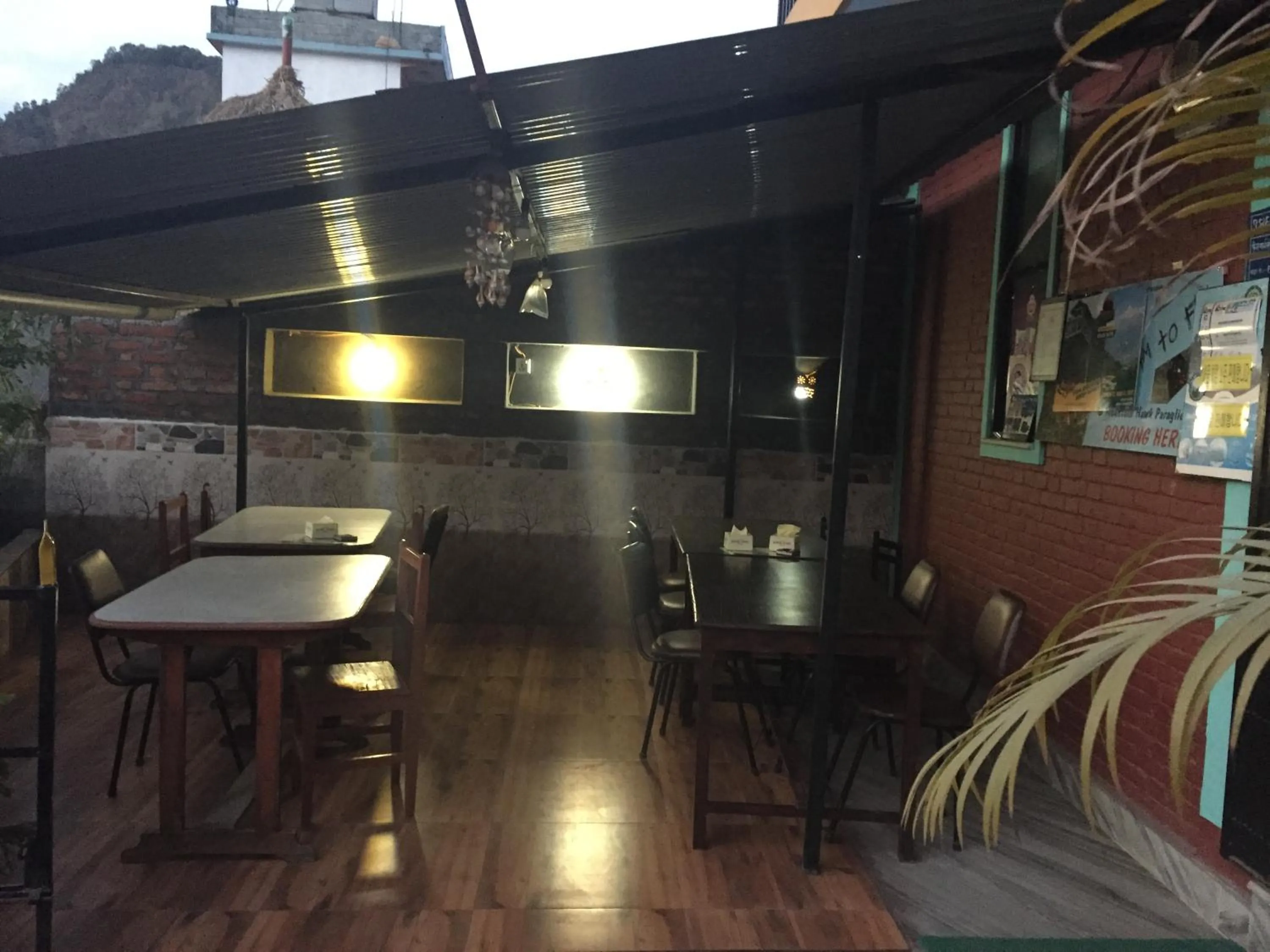 Property building in Harry Guest House & Restaurant