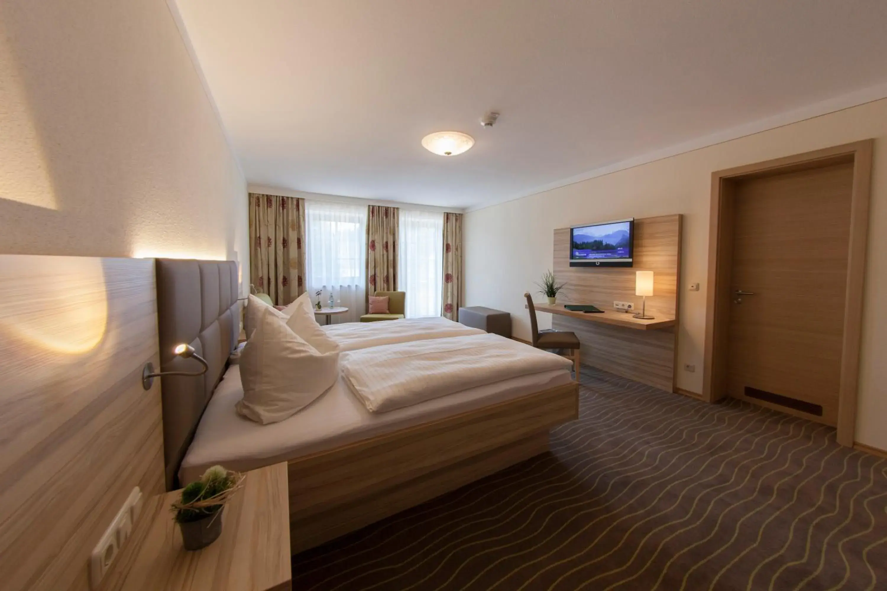 Junior Suite with Balcony - single occupancy in Hotel Straßhof Junior Suite with Balcony - single occupancy in Hotel Straßhof