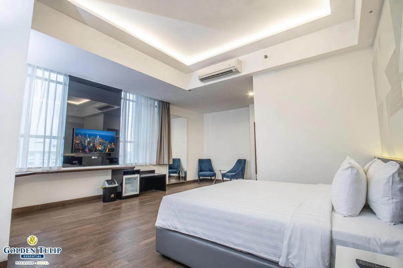 Bedroom, Bed in Golden Tulip Essential Makassar