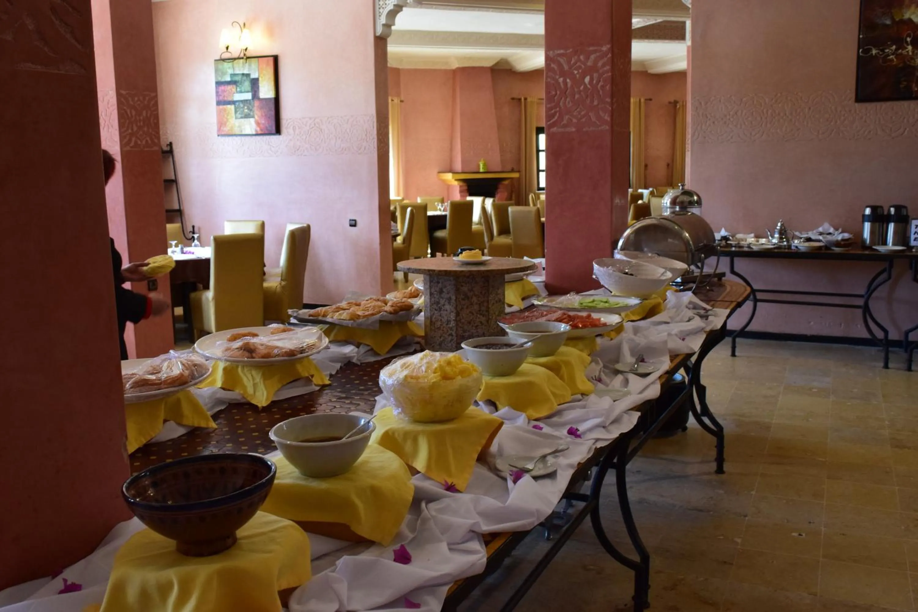 Breakfast in Palm's Hotel Club