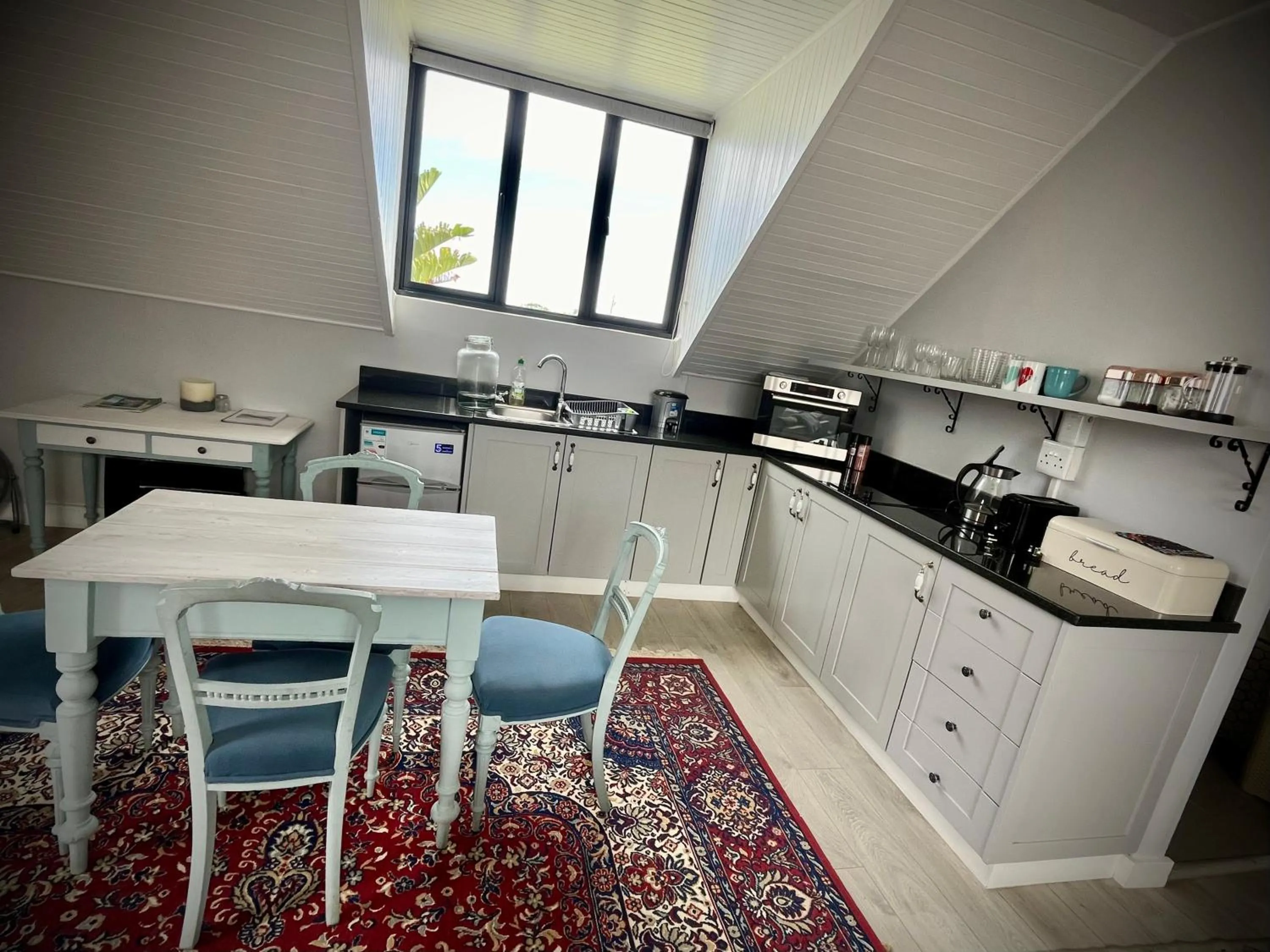 Coffee/tea facilities in Stoneridge farm