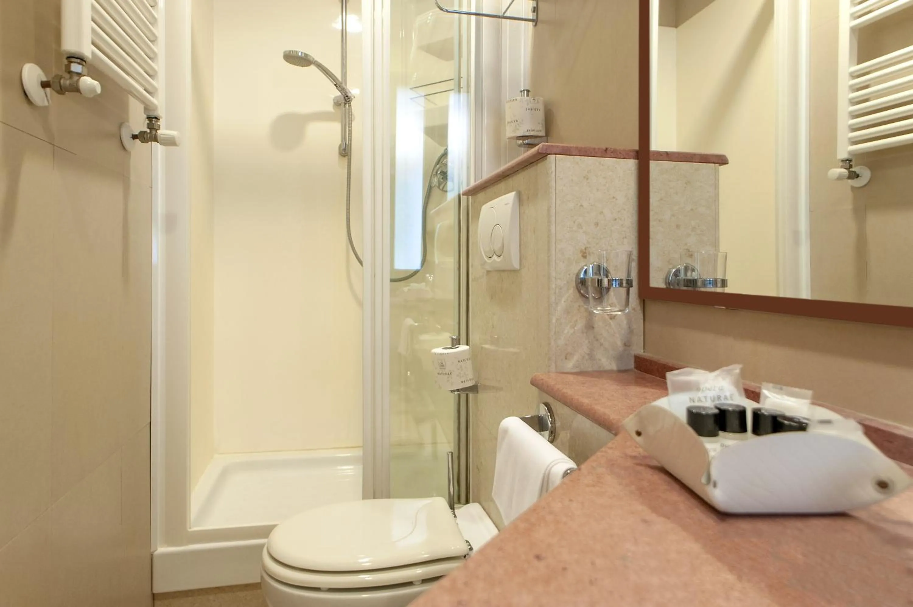 Bathroom in Hotel Villa Lo Scoglietto