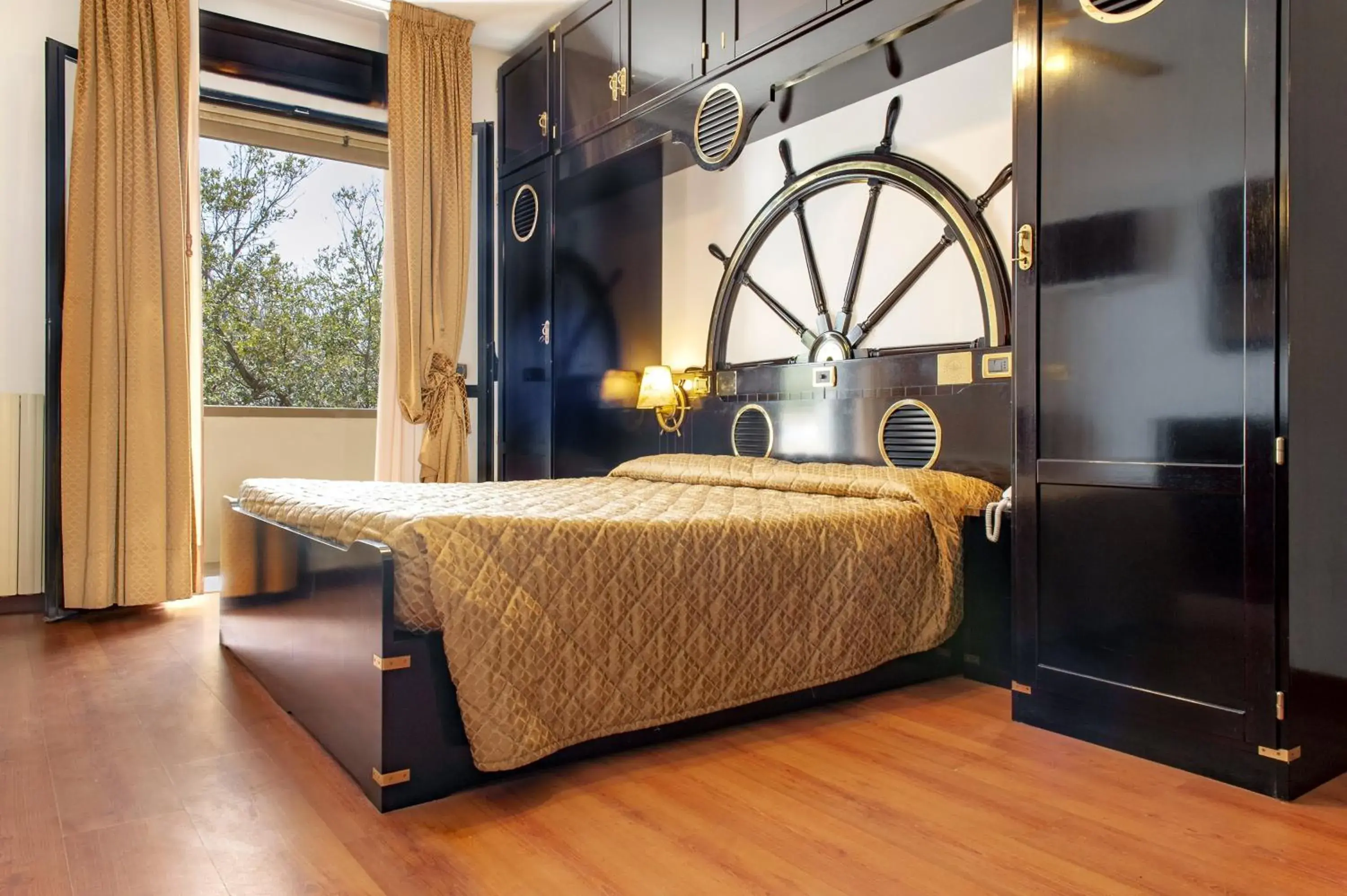 Double Room with Balcony and Lateral Sea View in Hotel Villa Lo Scoglietto Double Room with Balcony and Lateral Sea View in Hotel Villa Lo Scoglietto