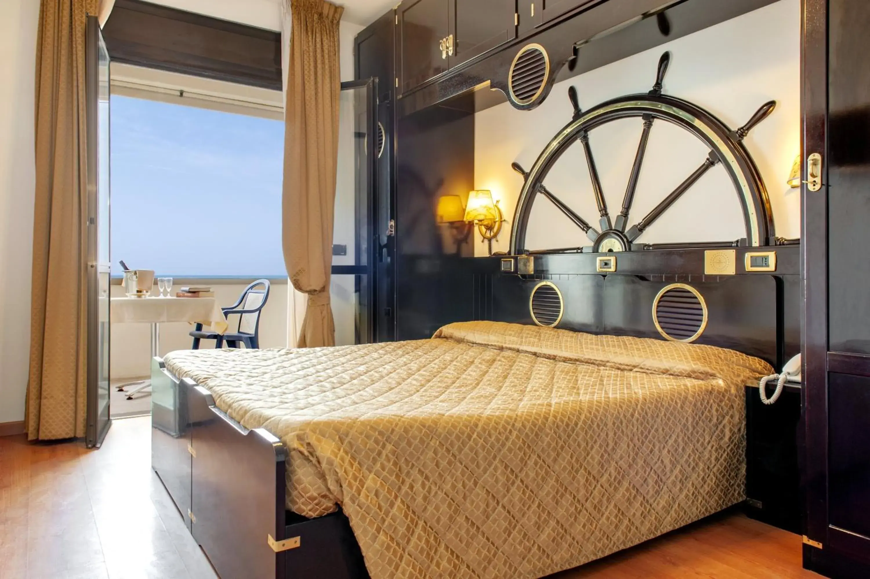 Superior Double Room with Balcony and Sea View in Hotel Villa Lo Scoglietto Superior Double Room with Balcony and Sea View in Hotel Villa Lo Scoglietto