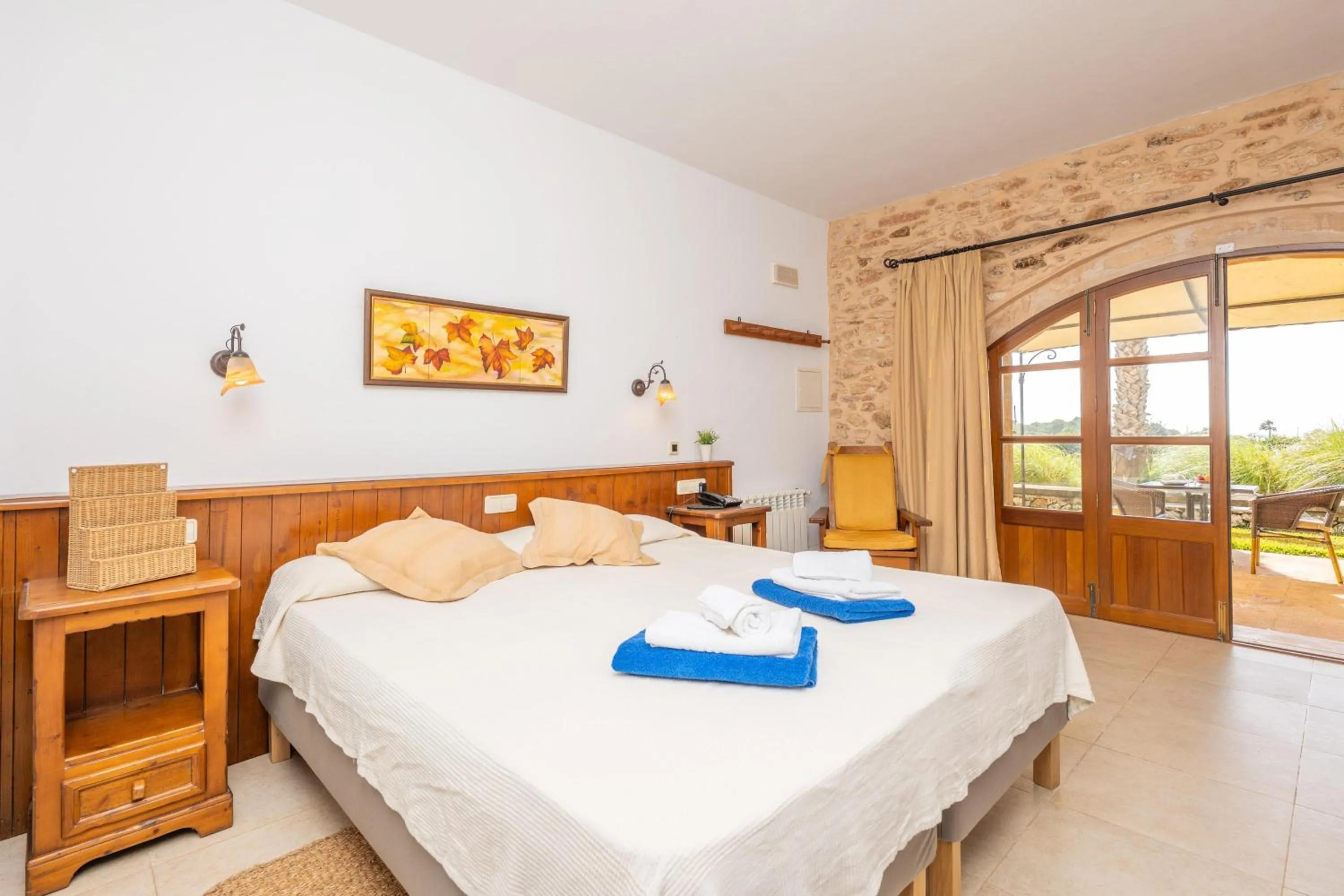 Bedroom, Bed in Agroturismo Mondrago -Antic Na Martina-