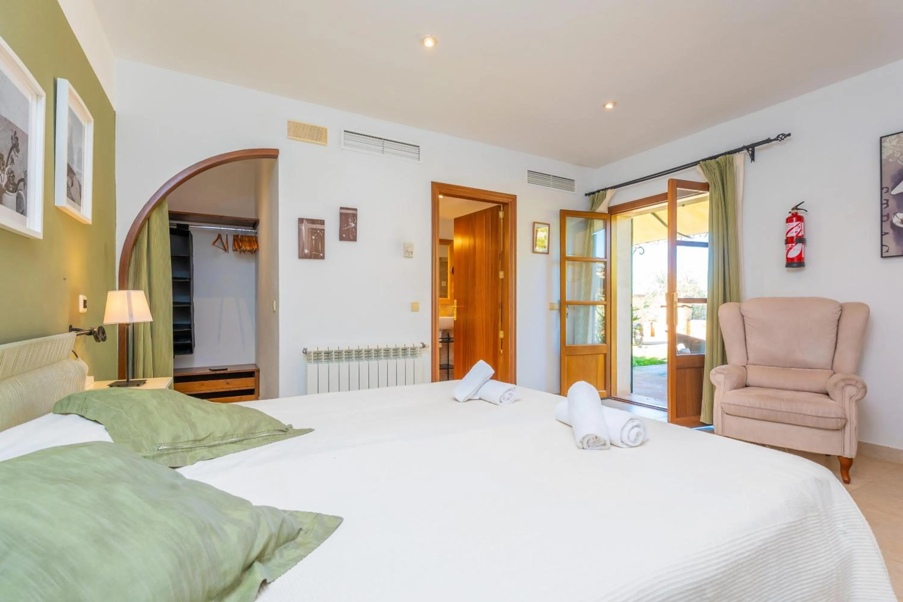 Bedroom, Bed in Agroturismo Mondrago -Antic Na Martina-