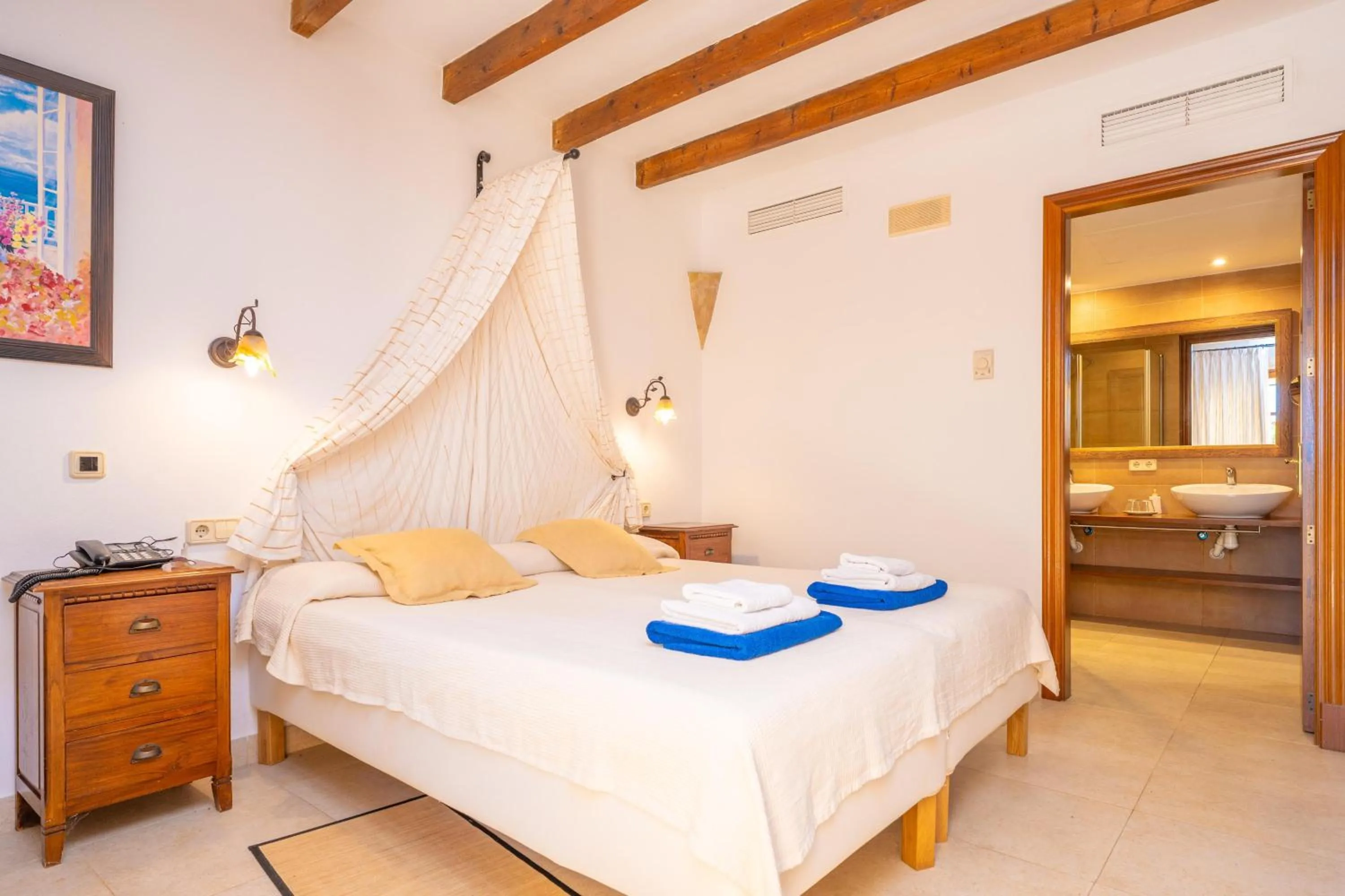 Bedroom, Bed in Agroturismo Mondrago -Antic Na Martina-