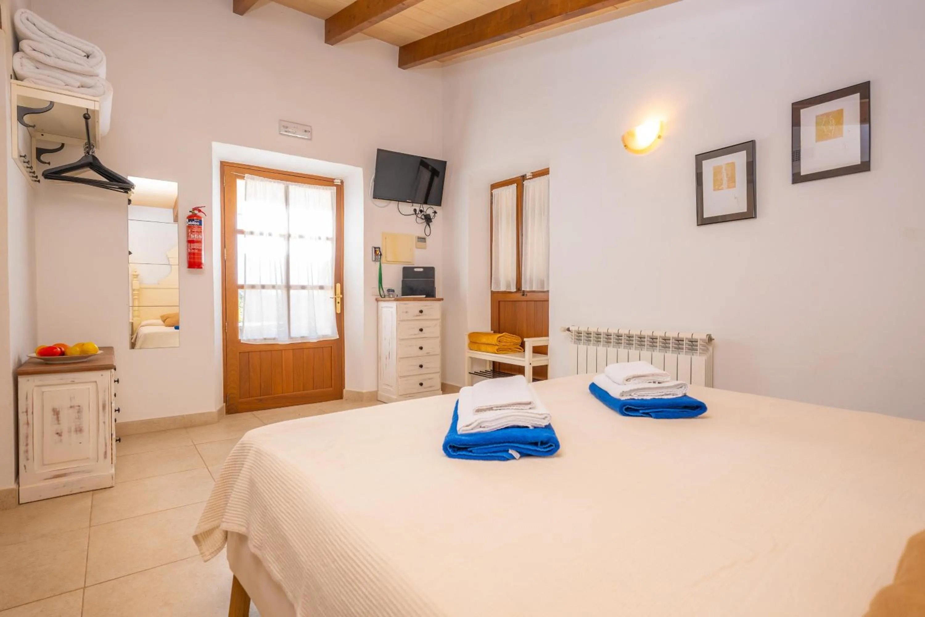 Bedroom, Bed in Agroturismo Mondrago -Antic Na Martina-