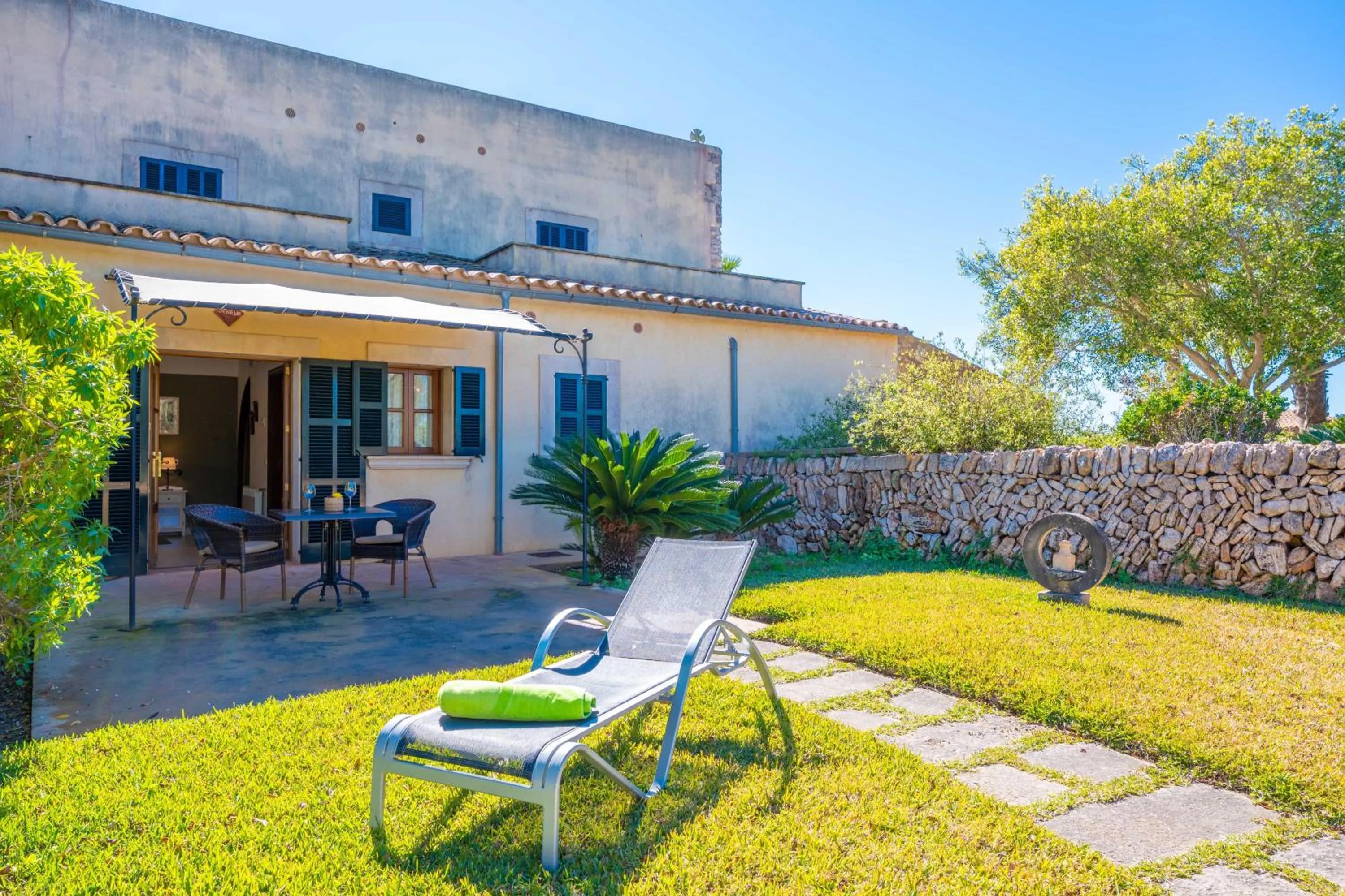 sunbed in Agroturismo Mondrago -Antic Na Martina-