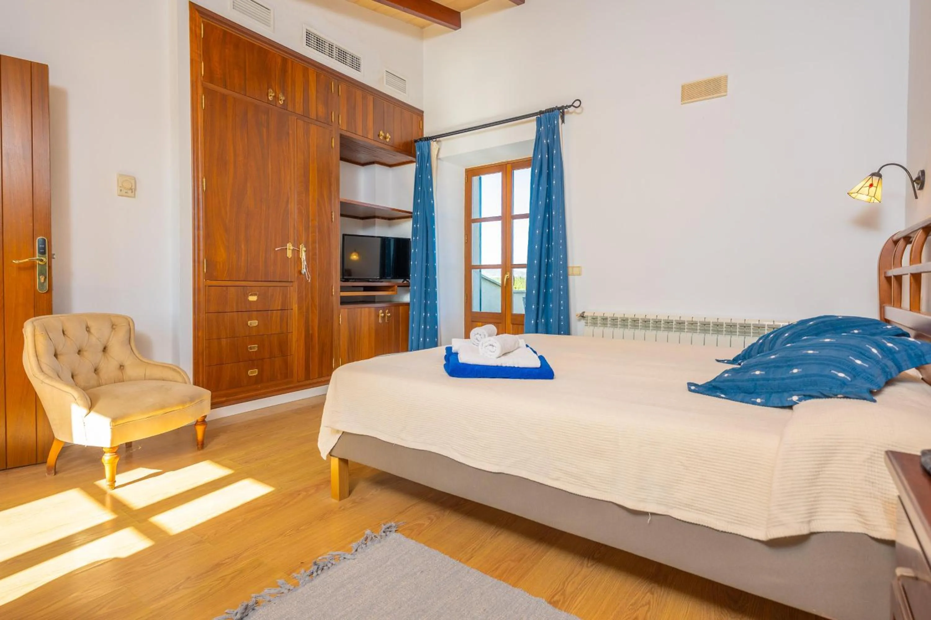 Bedroom, Bed in Agroturismo Mondrago -Antic Na Martina-