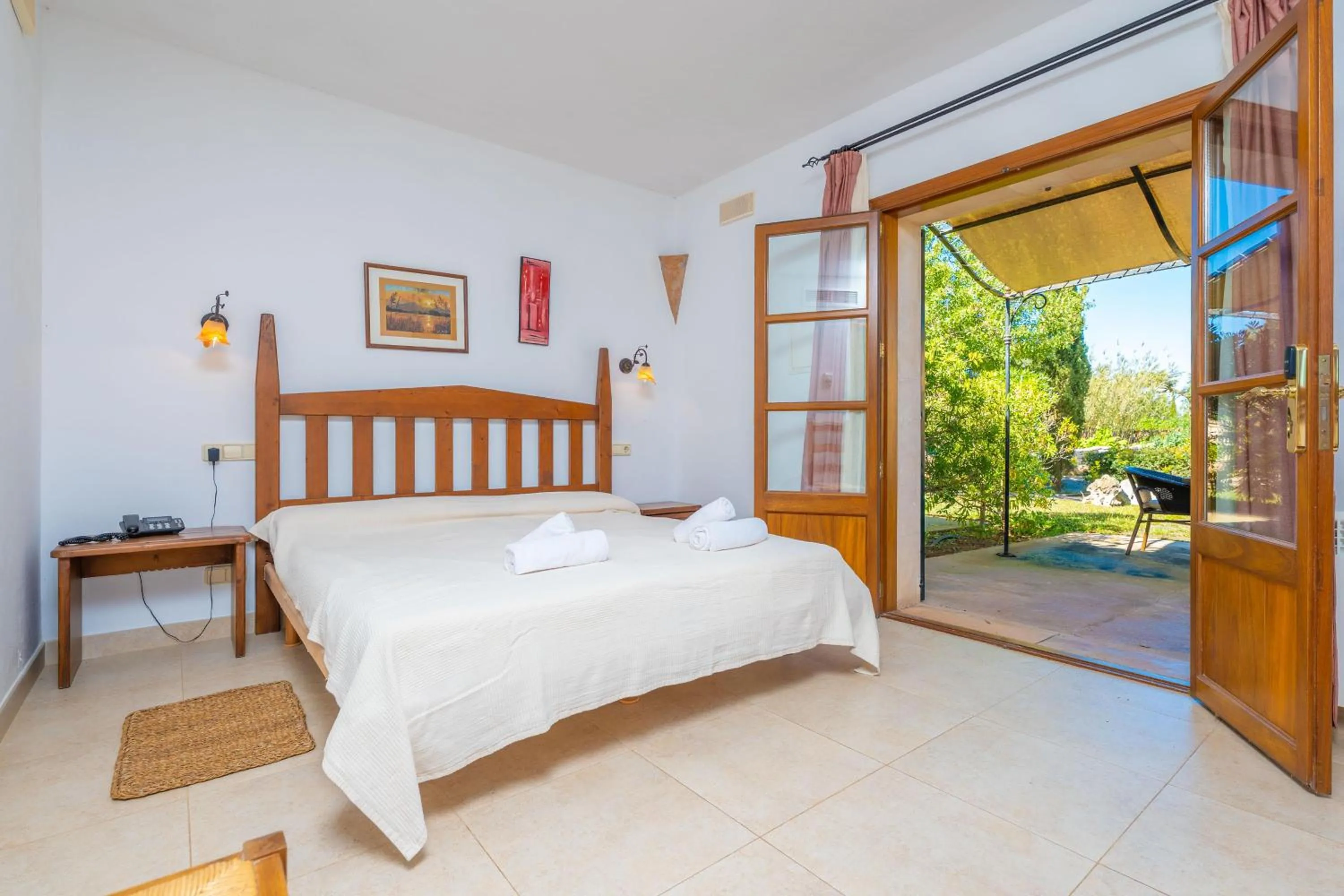 Bedroom, Bed in Agroturismo Mondrago -Antic Na Martina-