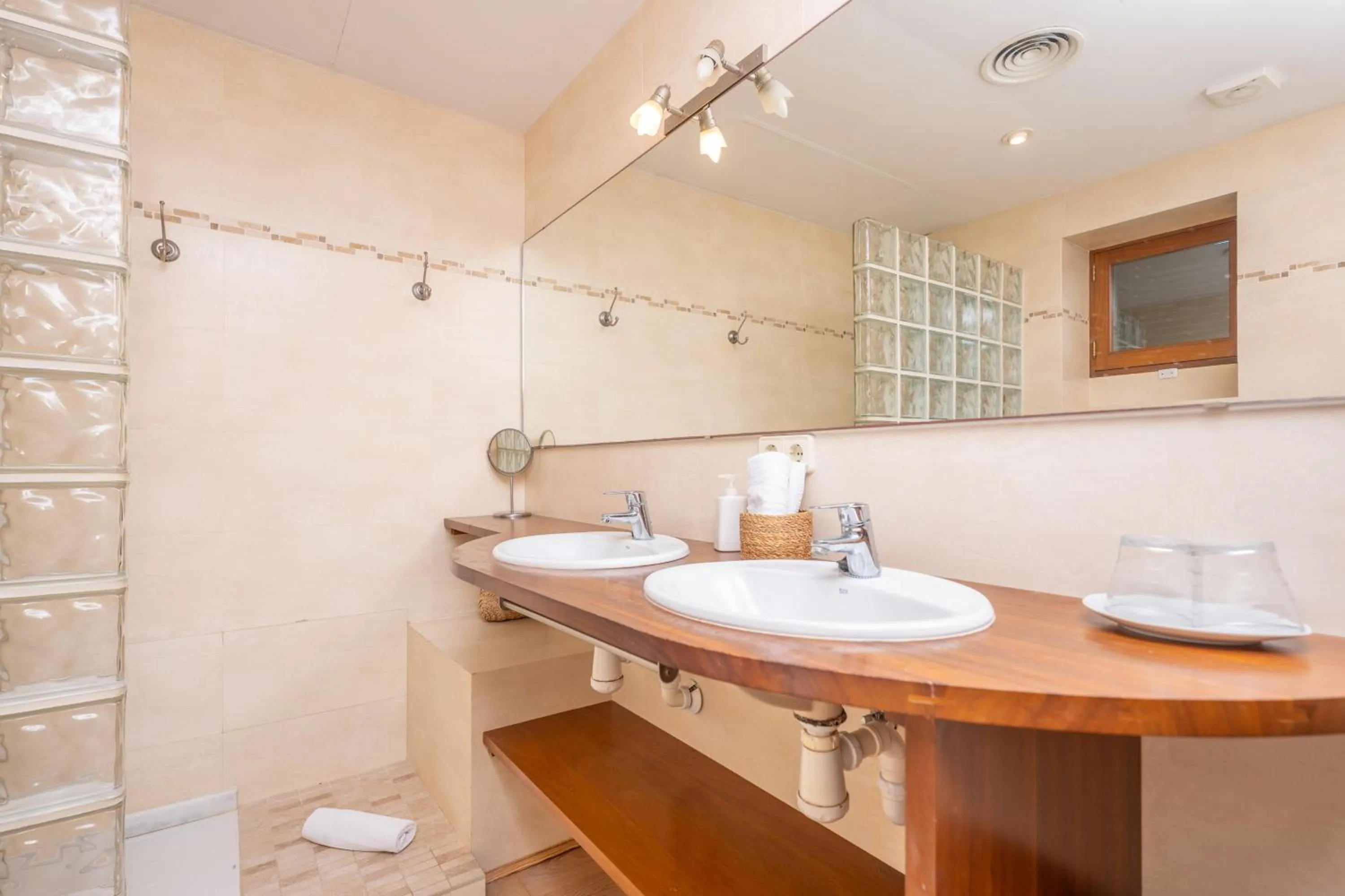 Bathroom in Agroturismo Mondrago -Antic Na Martina-