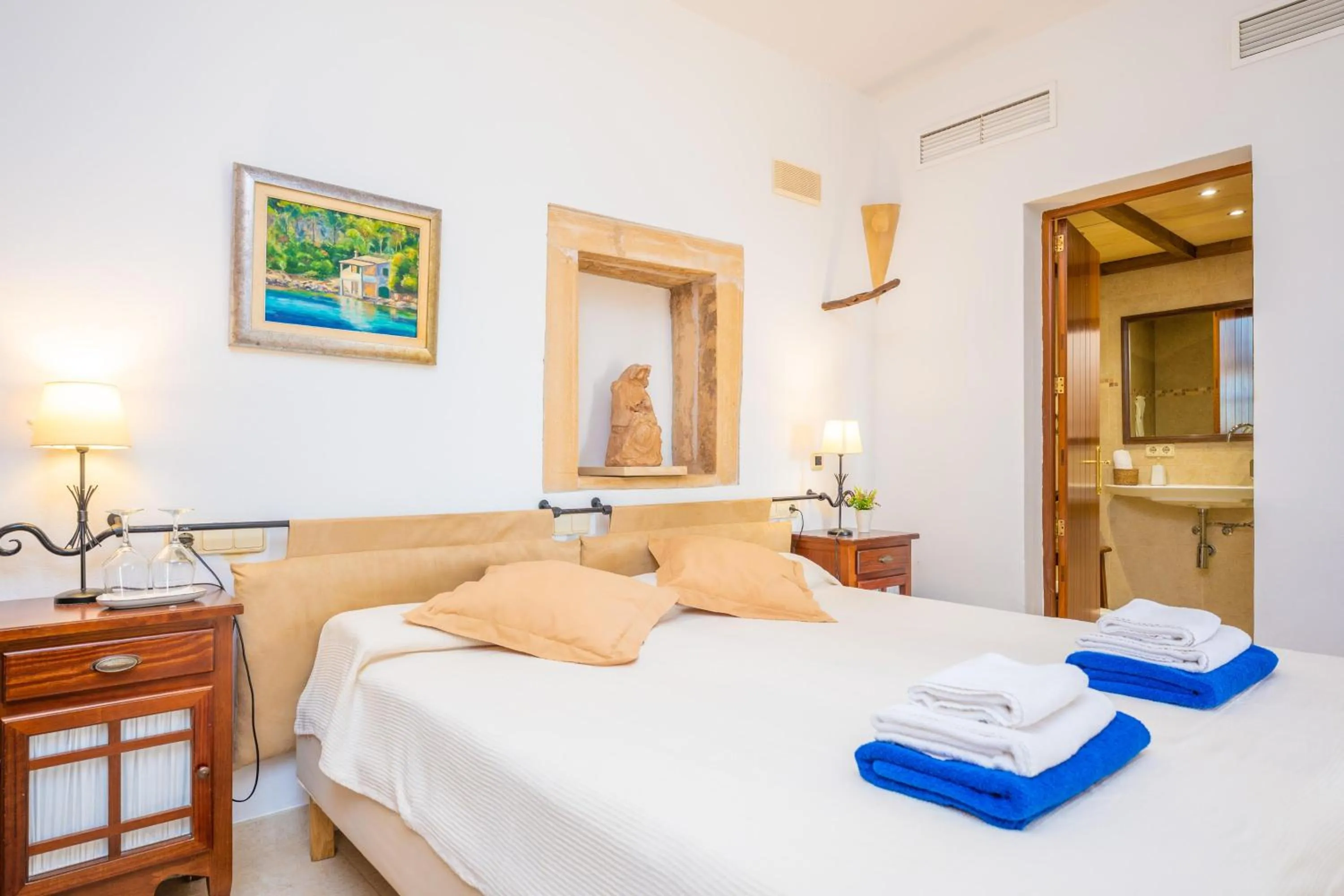 Bedroom, Bed in Agroturismo Mondrago -Antic Na Martina-