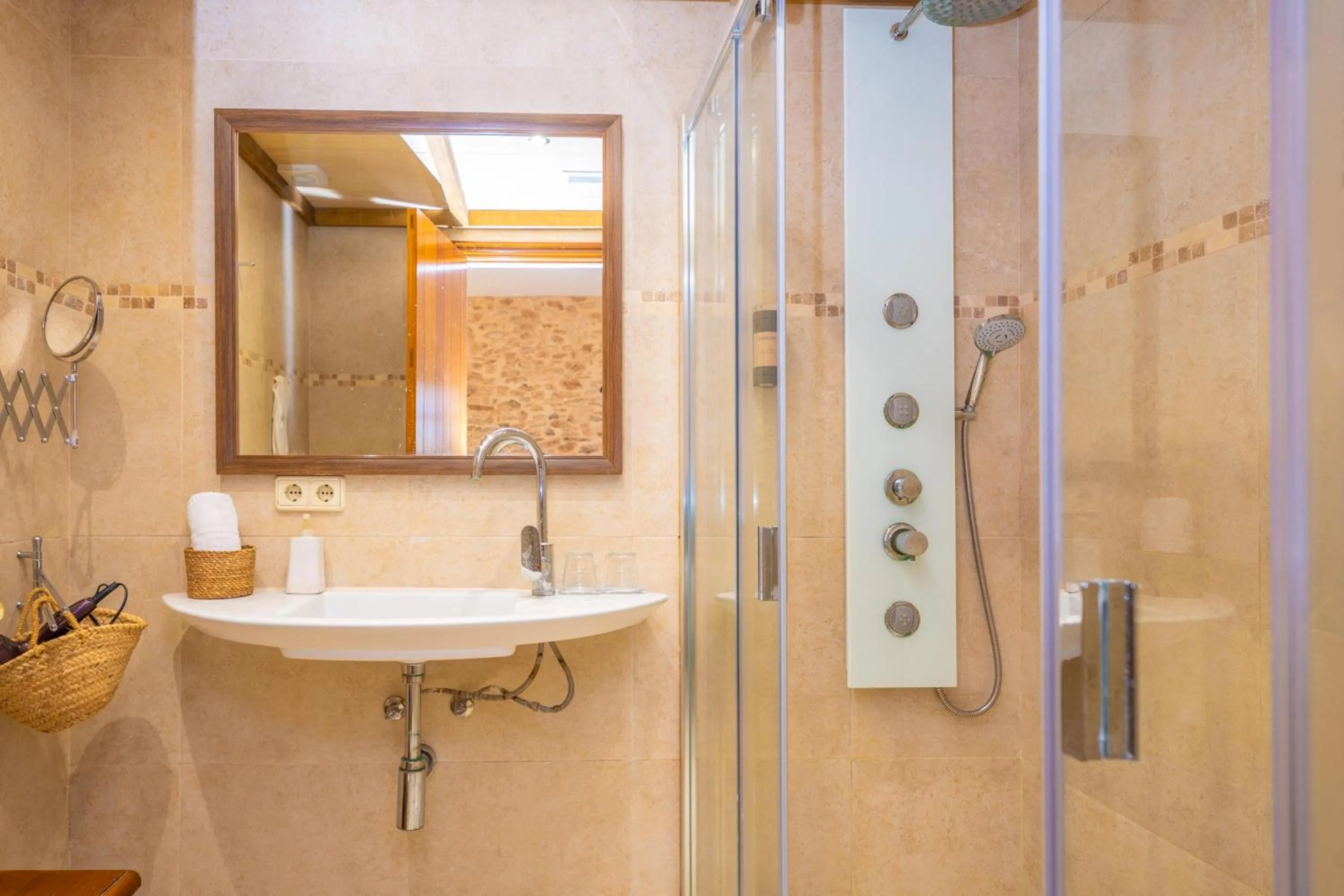 Bathroom in Agroturismo Mondrago -Antic Na Martina-