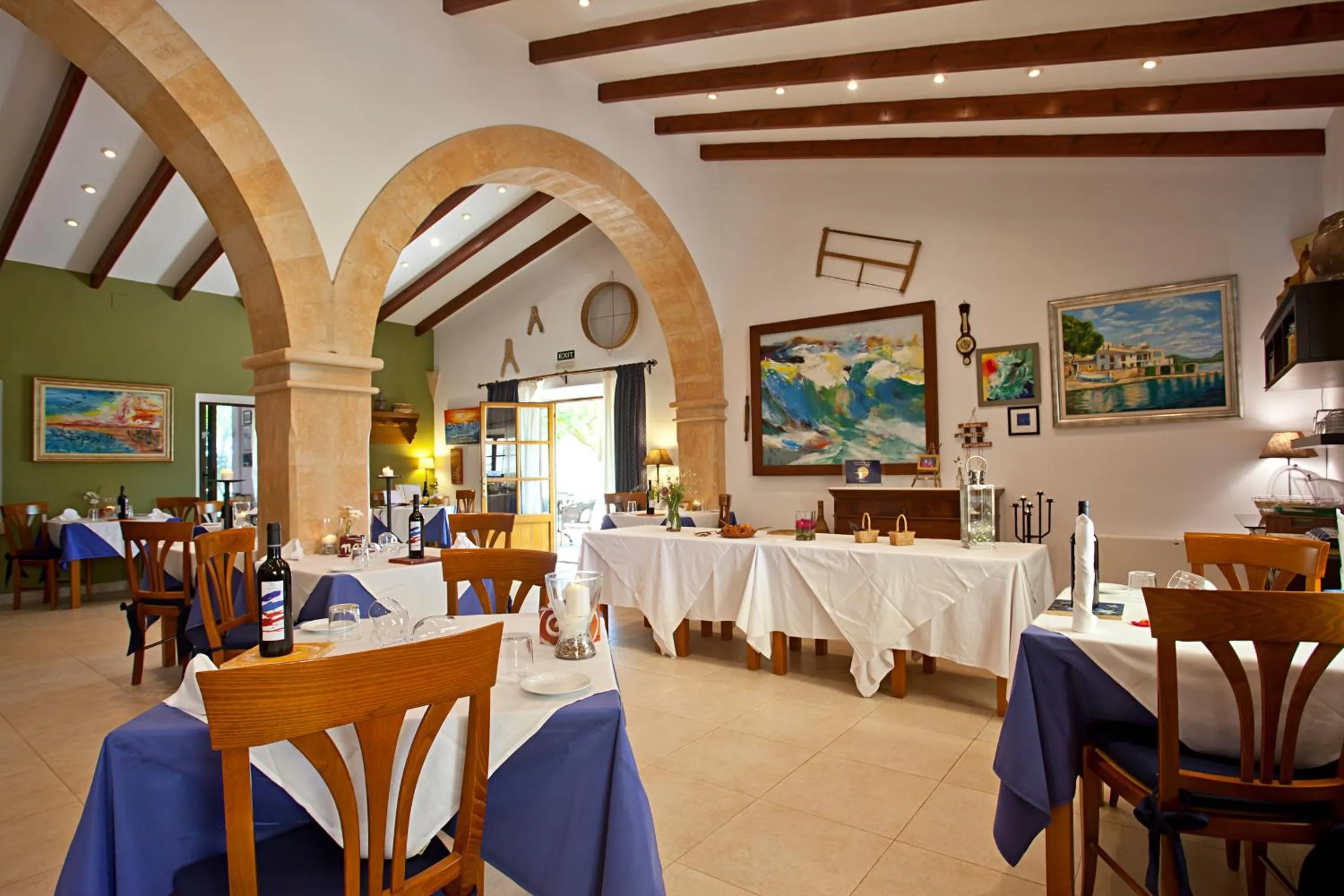 Restaurant/places to eat in Agroturisme Na Martina