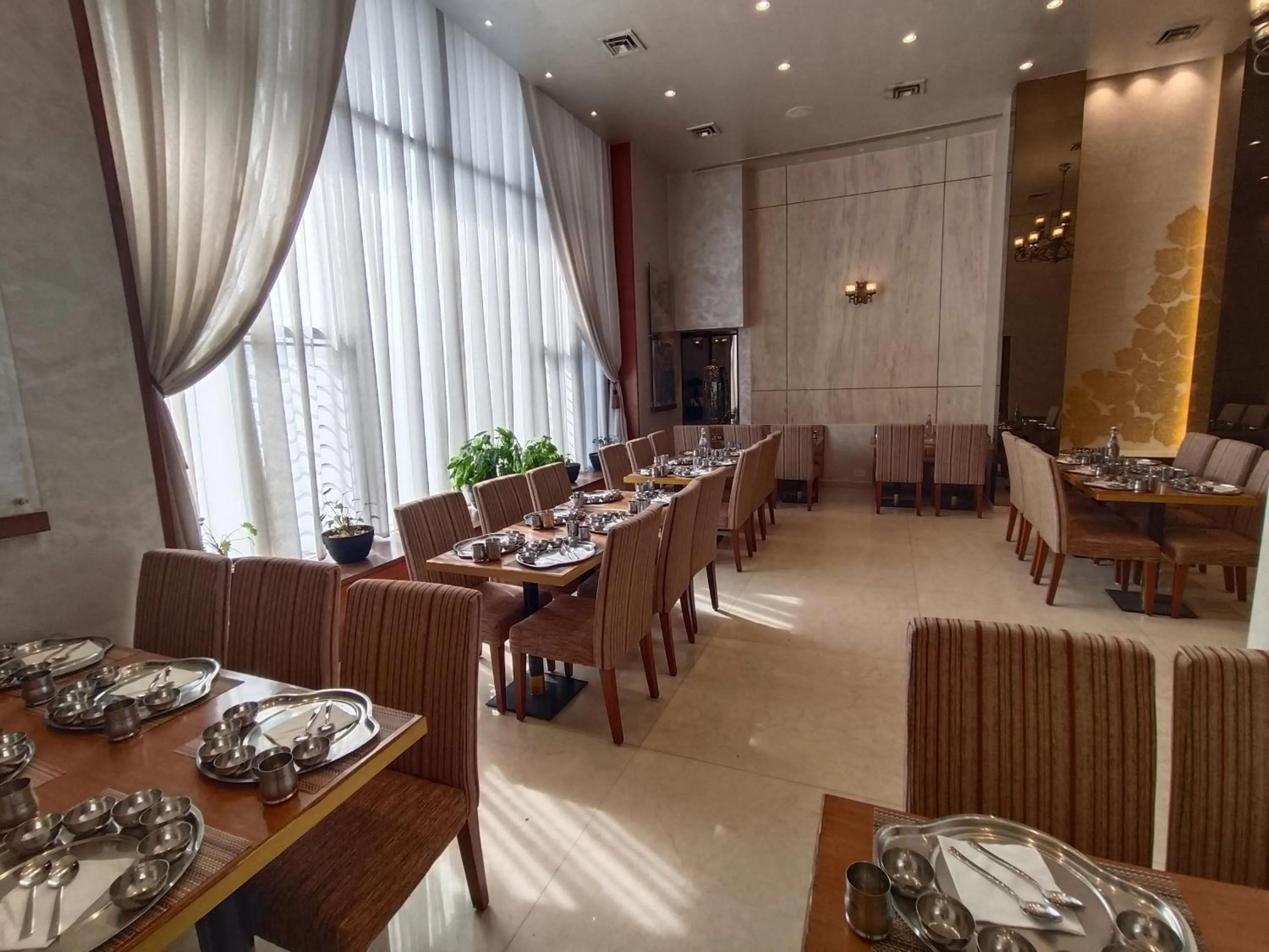 Restaurant/places to eat in Spree Hotel Rajkot